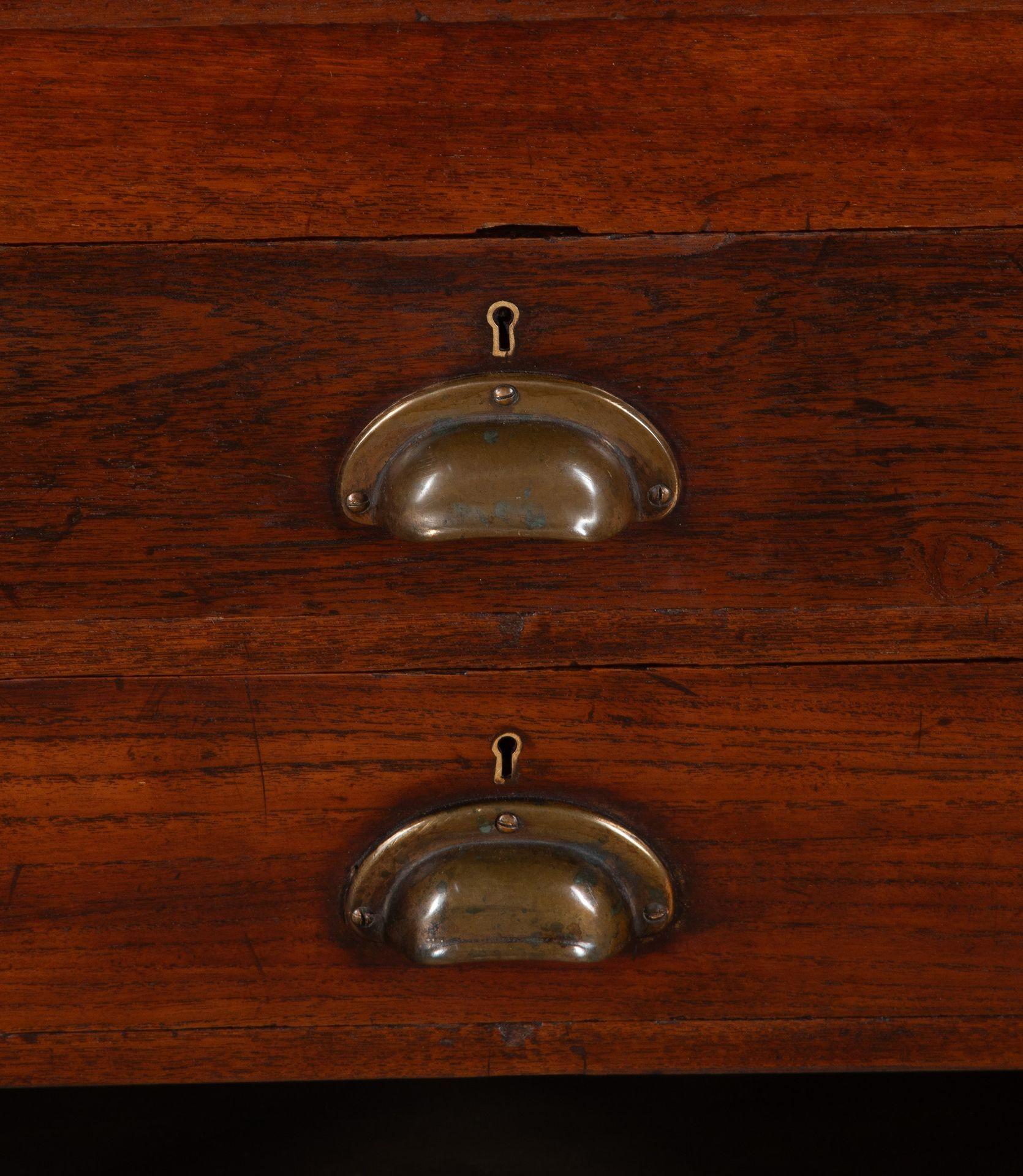 Banca di cassetti in teak dei primi del Novecento in vendita 7