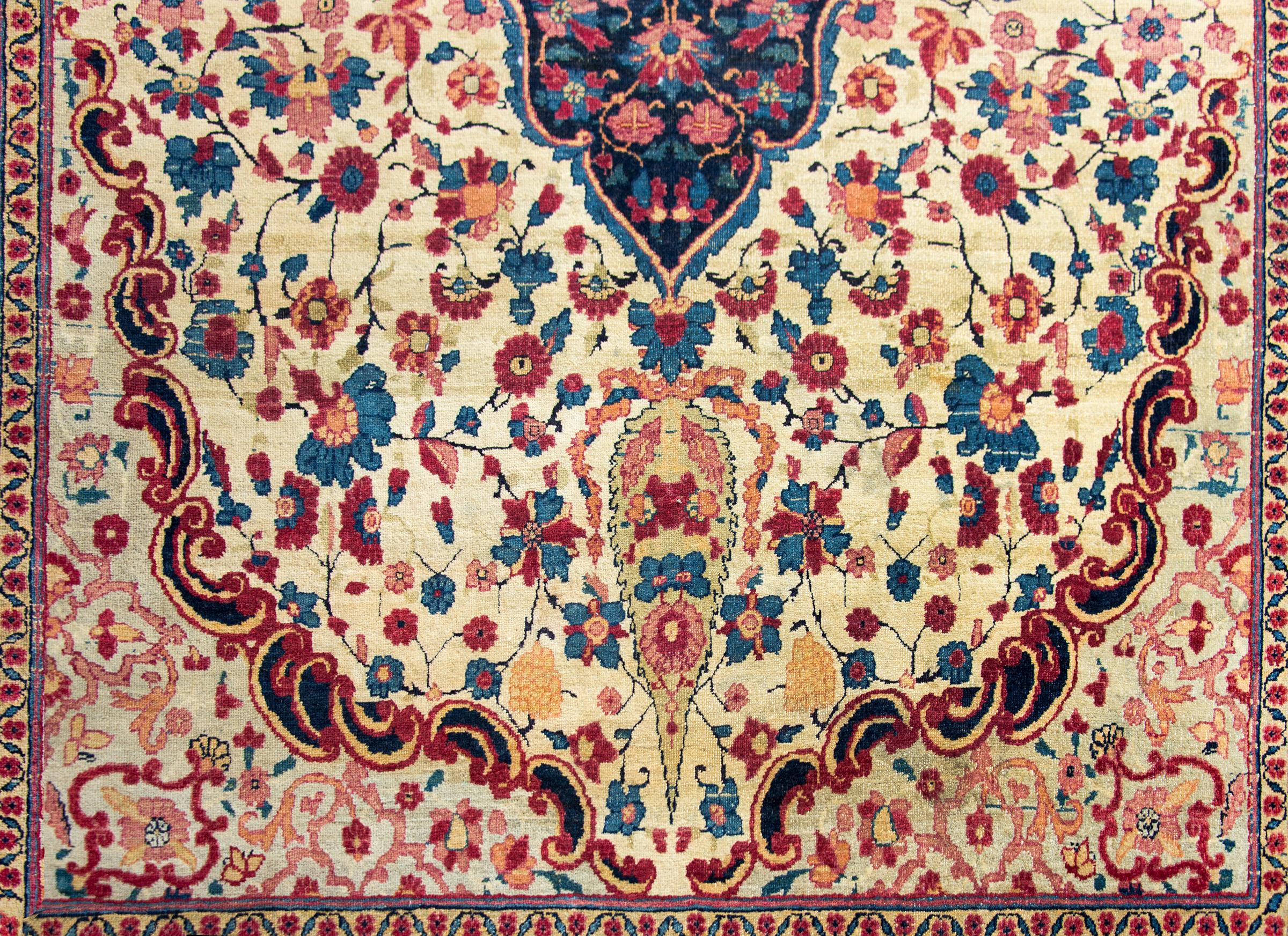 Teheran-Teppich des frühen 20. Jahrhunderts (Wolle) im Angebot
