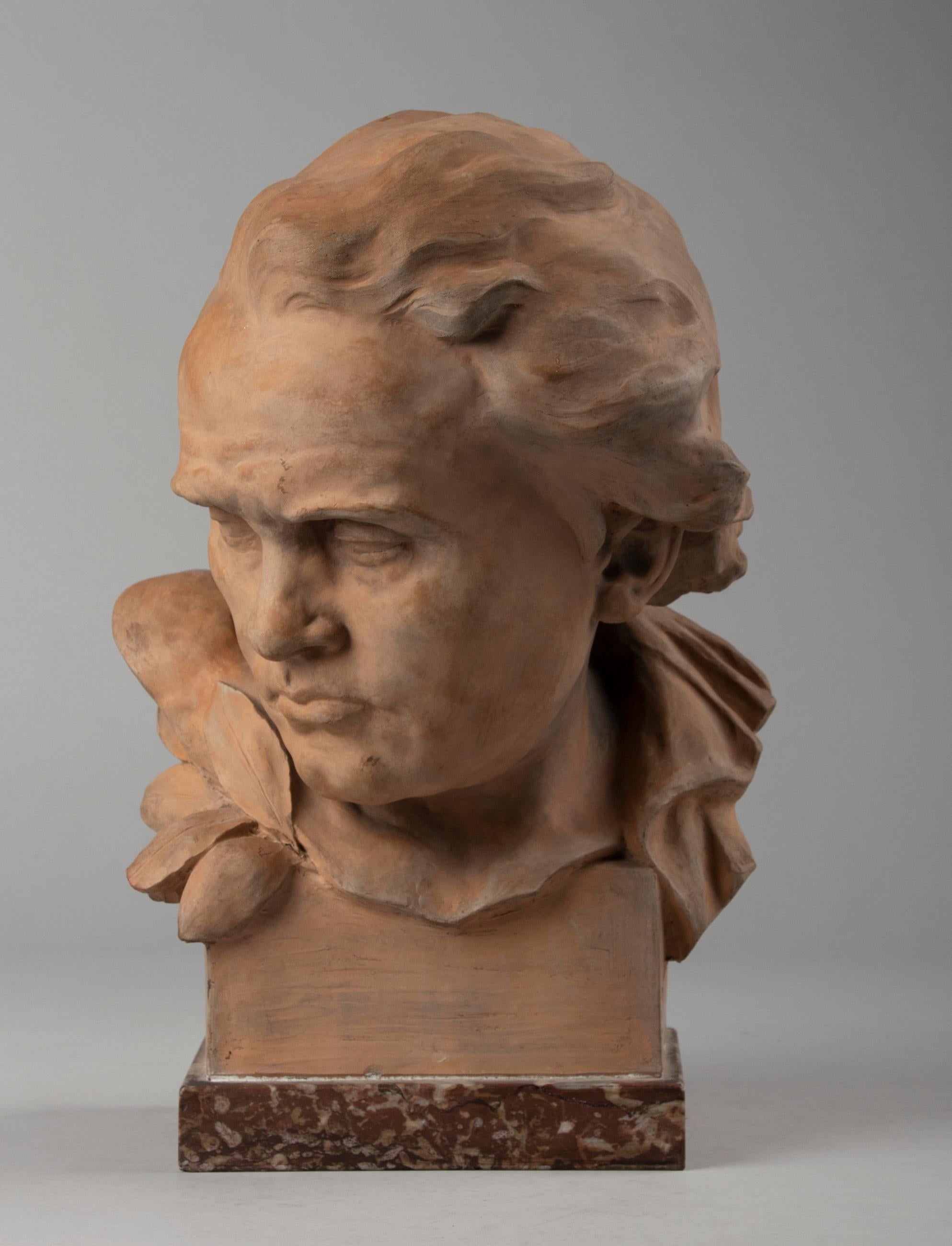 Beautiful bust depicting Ludwig von Beethoven. Signed by A. Azori and dated, Paris 1927. The bust has a nice old patina. It rest on a 'Royal Rouge' marble base.