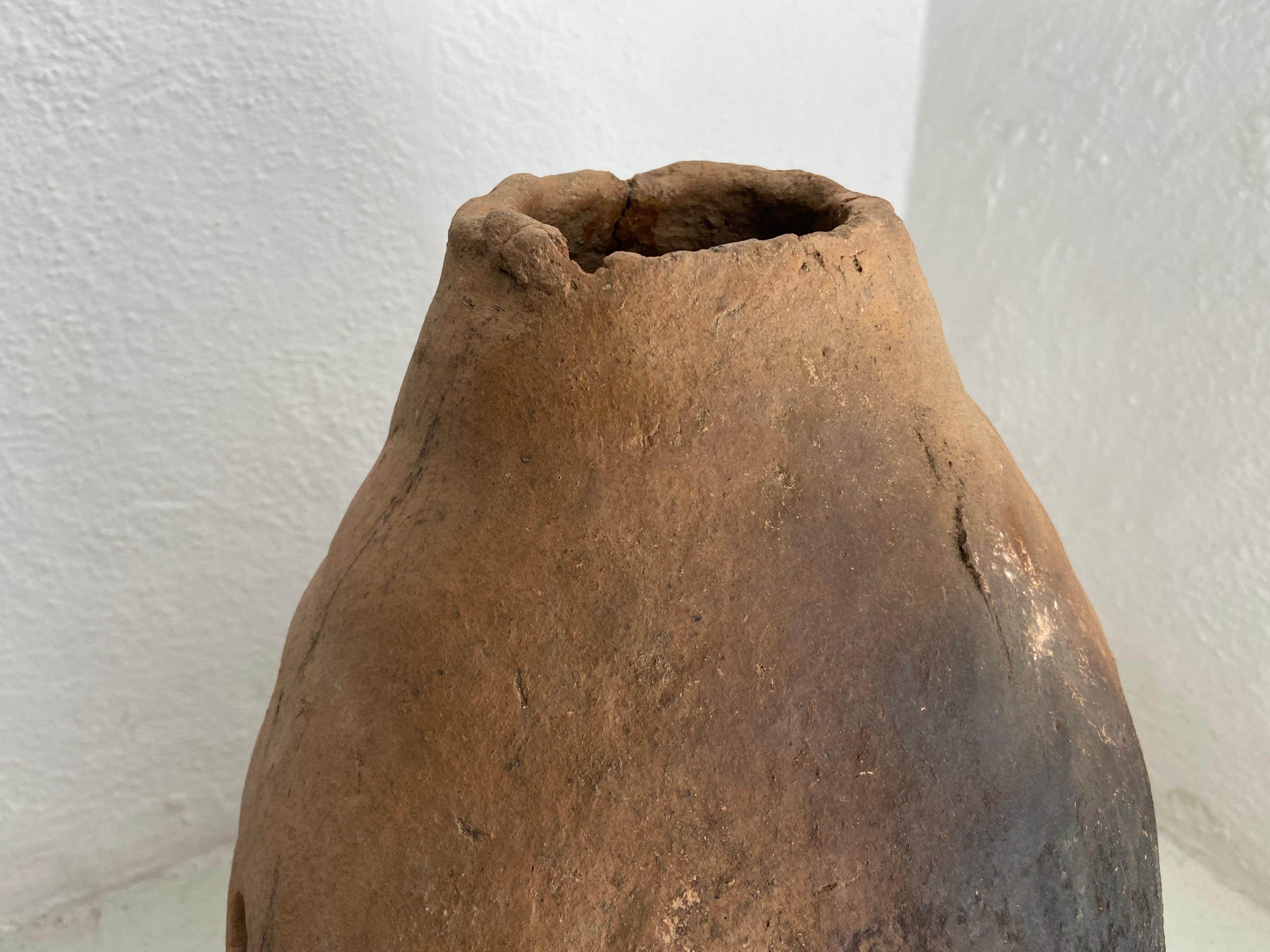 Early 20th Century Terracotta Dome Heater from a Remote Mexican Village In Distressed Condition In San Miguel de Allende, Guanajuato