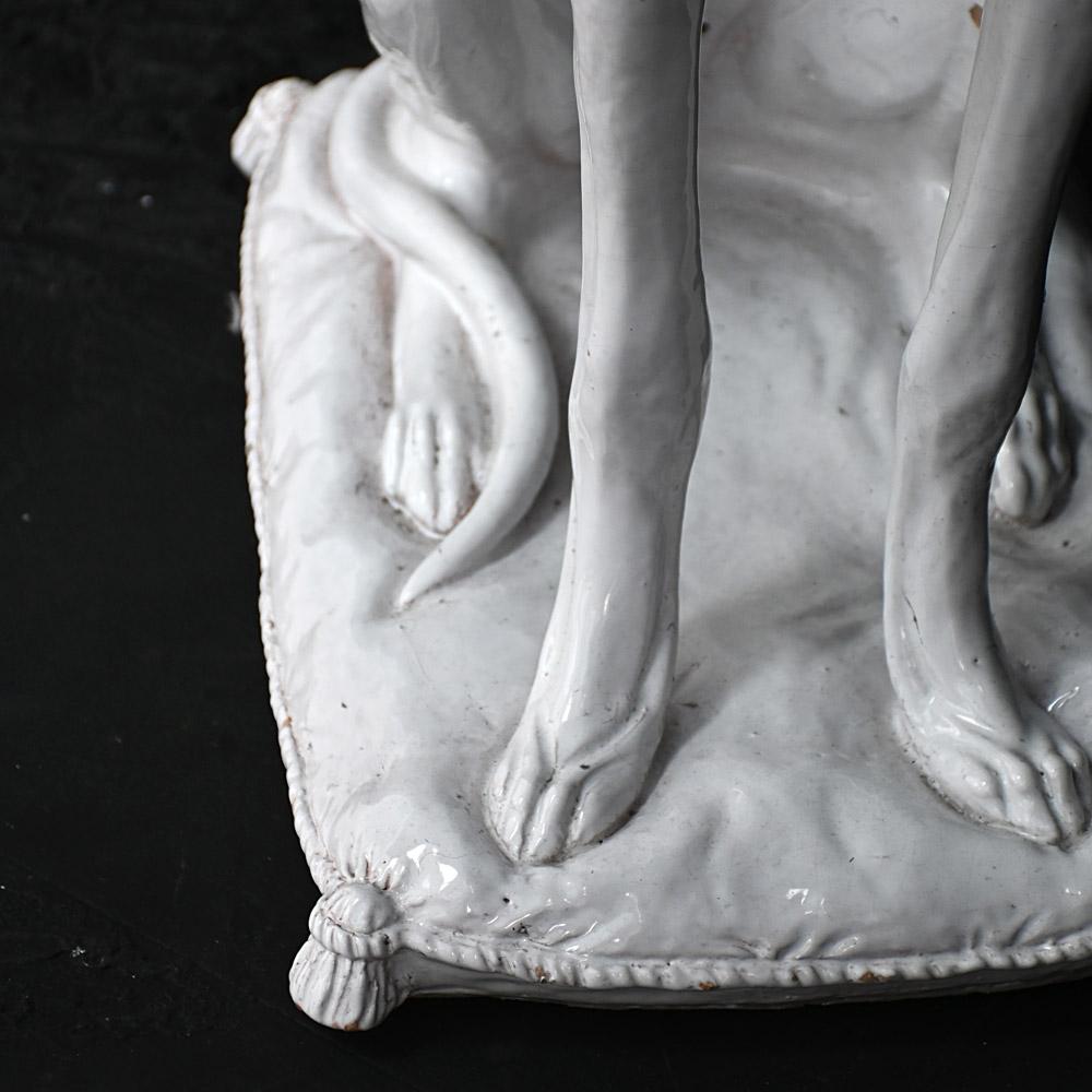 Statue de chien italien en terre cuite du début du 20e siècle   en vente 3