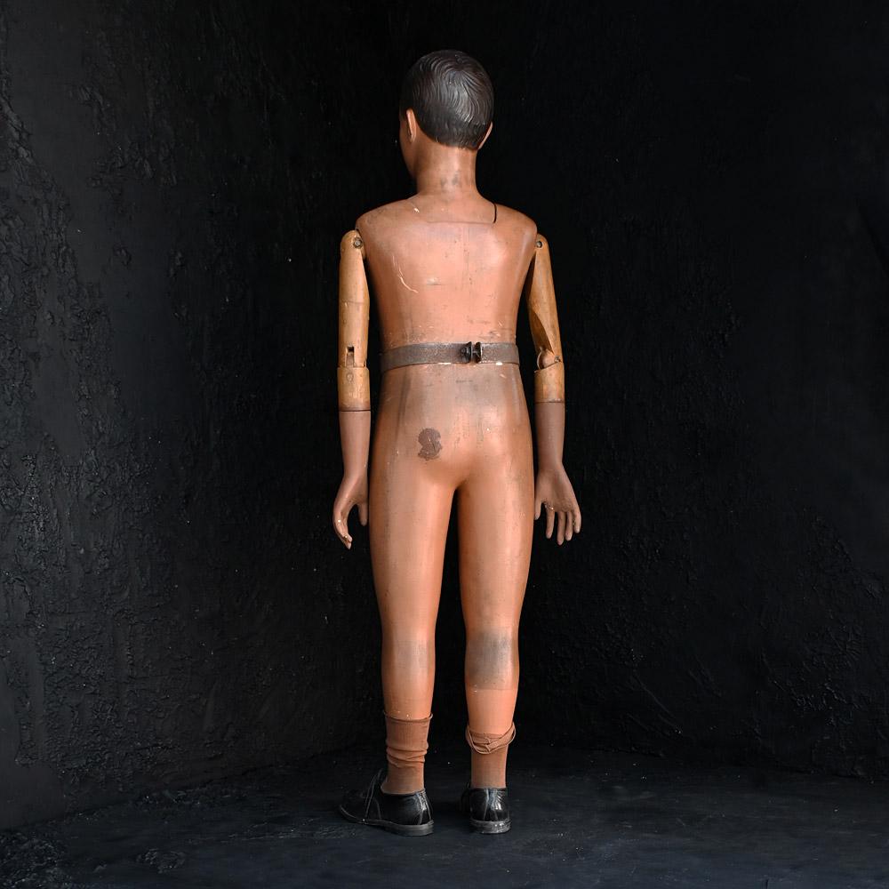 Early 20th century terracotta Paris shop display mannequin For Sale 3