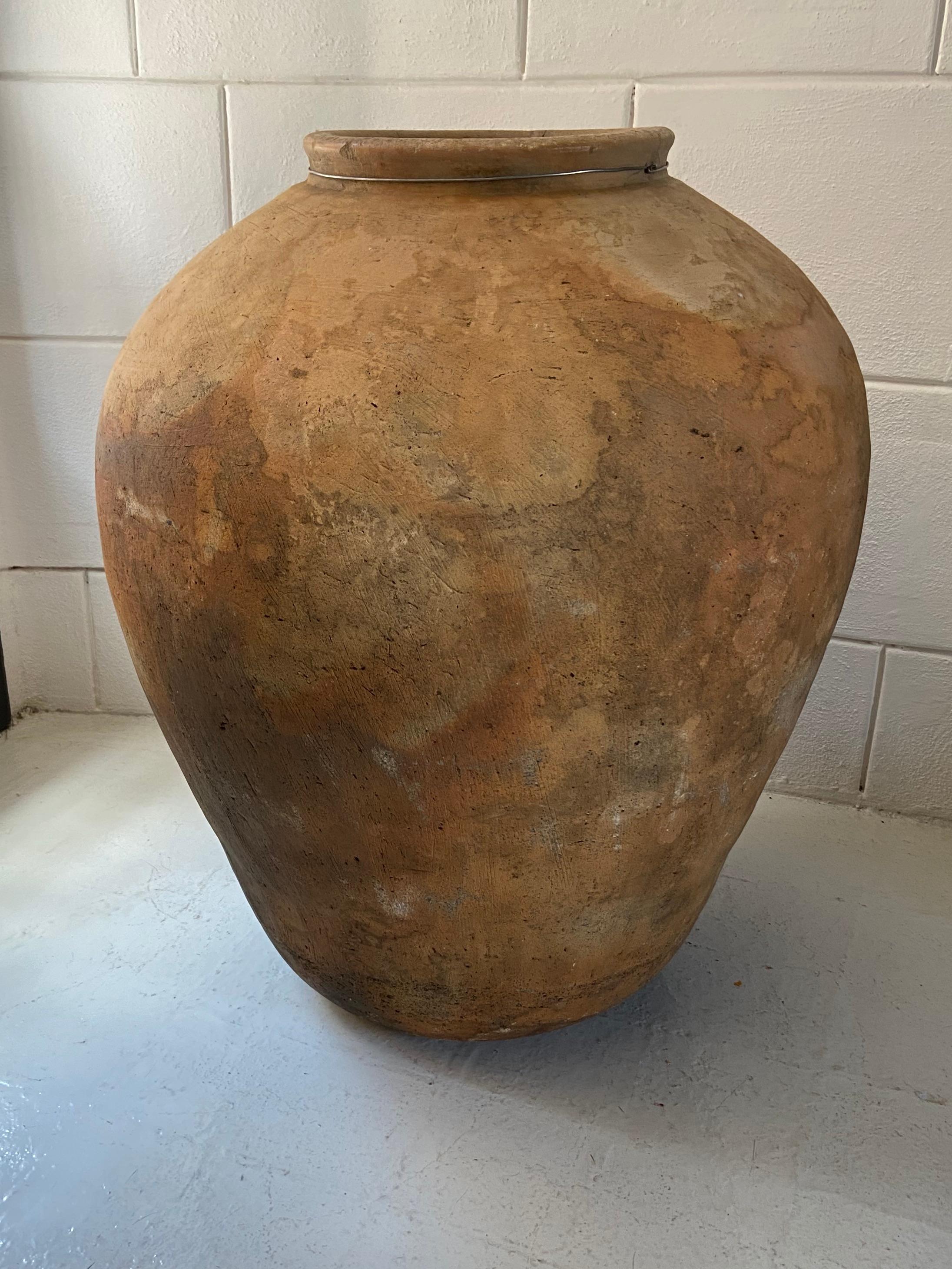 Mid-20th Century Early 20th Century Terracotta Pot from Oaxaca, Mexico