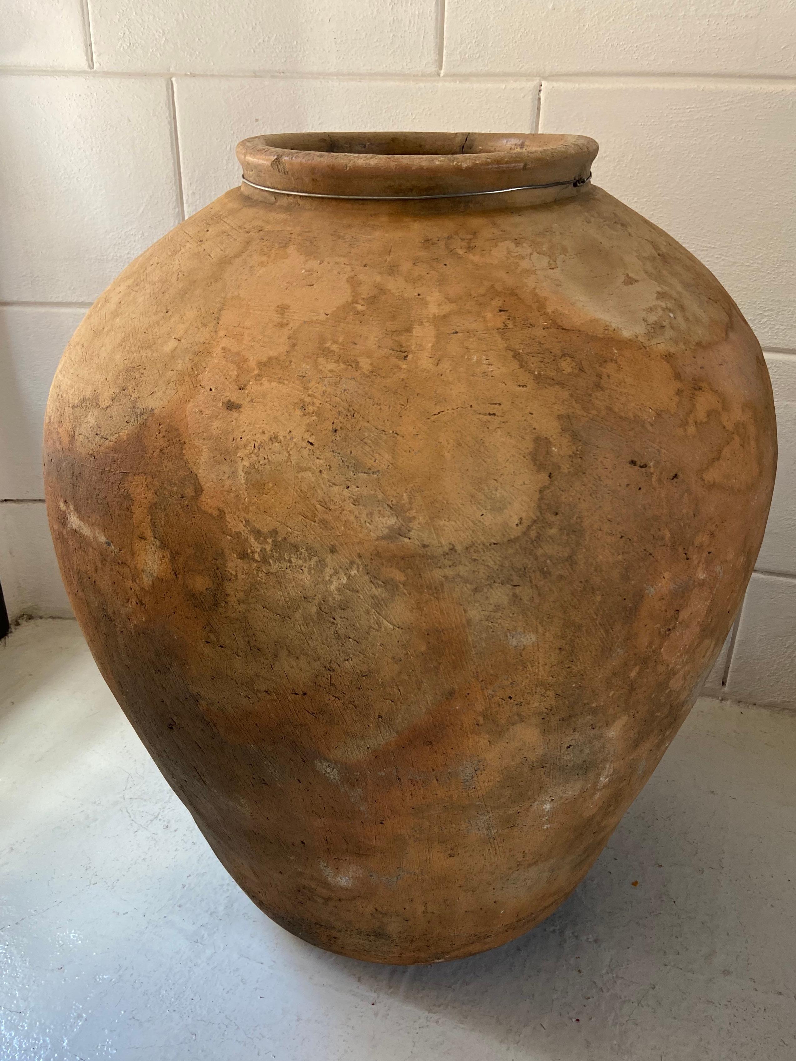 Early 20th Century Terracotta Pot from Oaxaca, Mexico 1