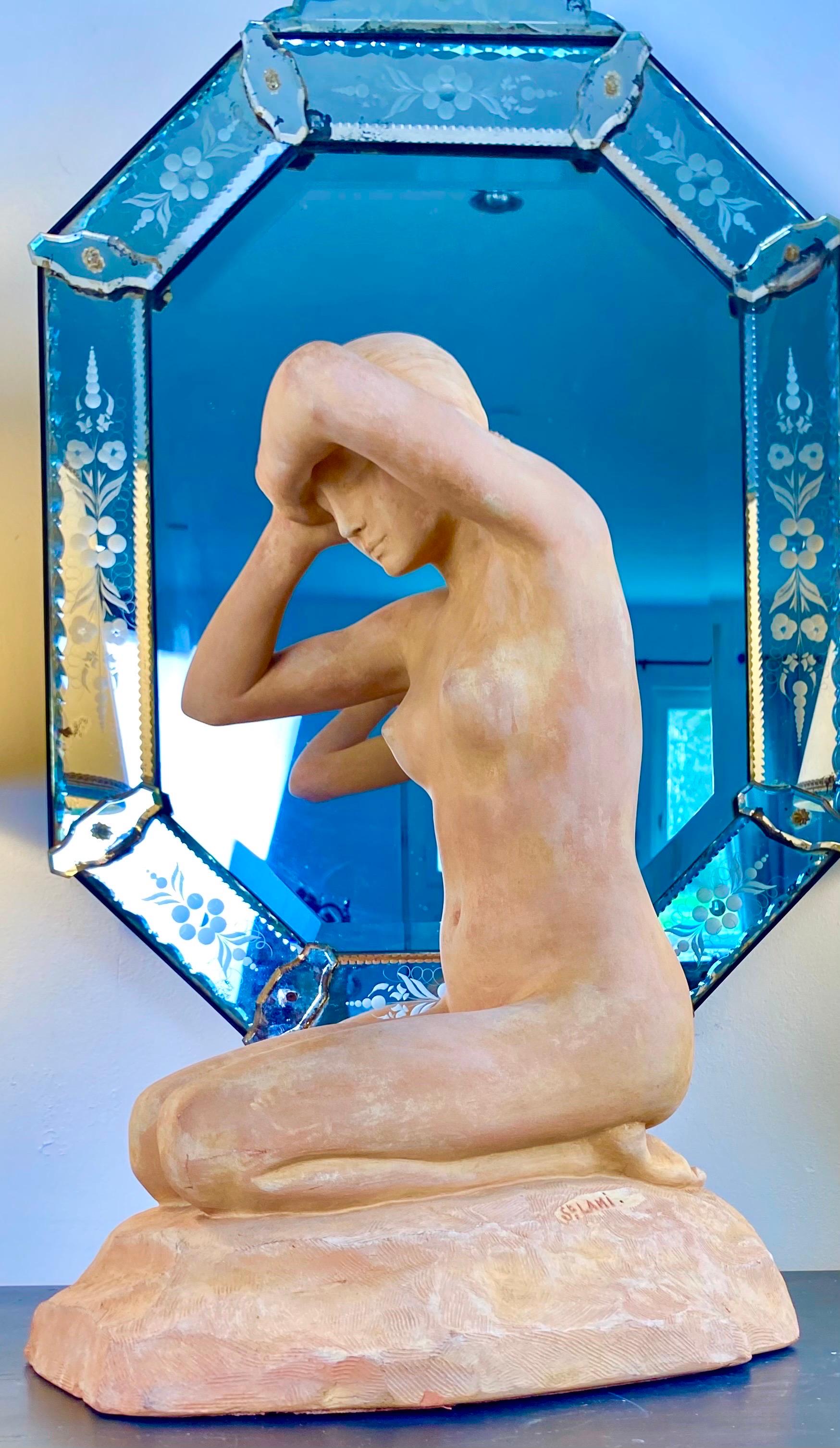 Escultura francesa de terracota Mujer desnuda 