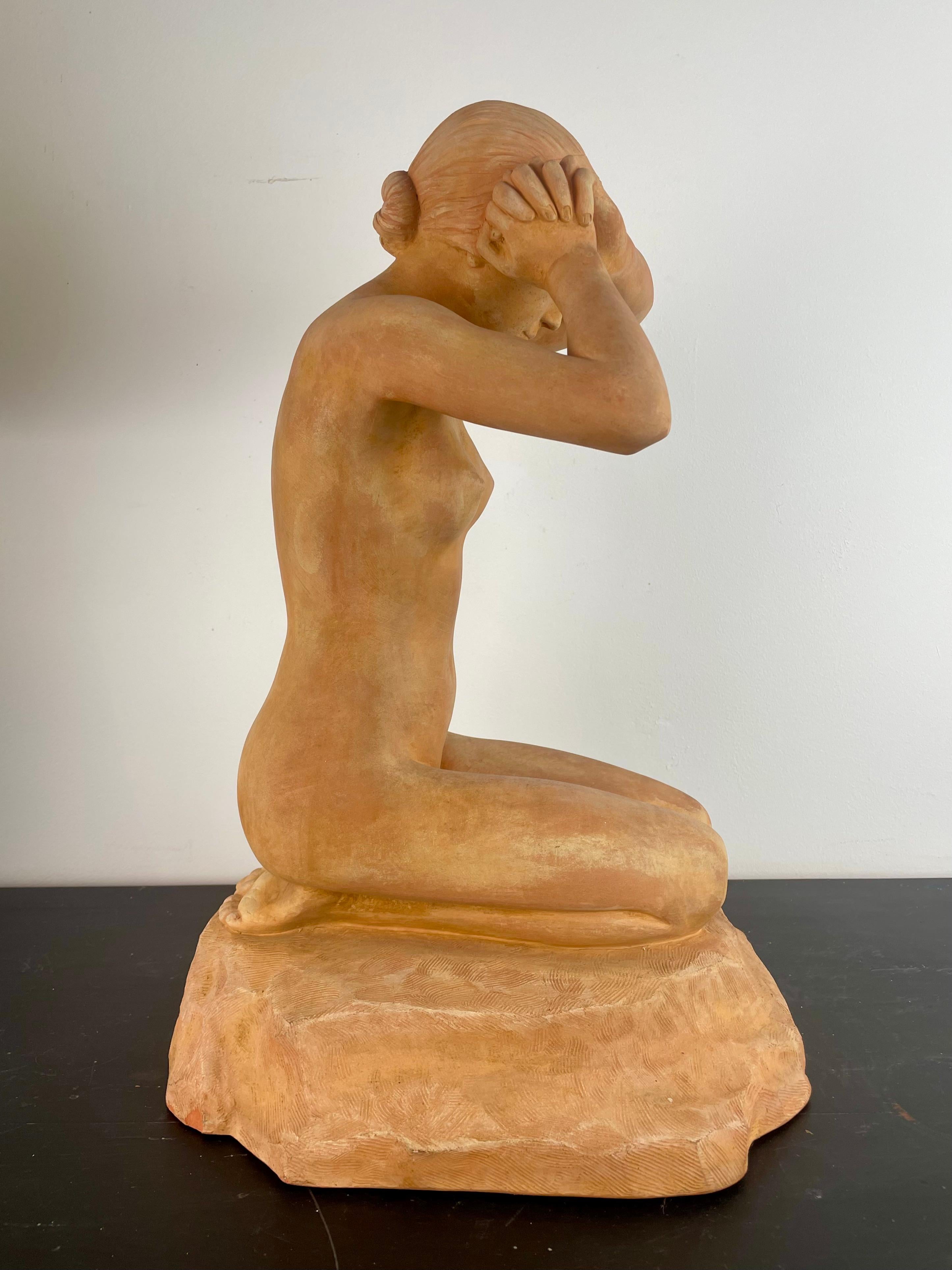 Französische Terrakotta-Skulptur einer nackten Frau „Premiere Faute“ -  von LAMI - Jugendstil (19. Jahrhundert) im Angebot
