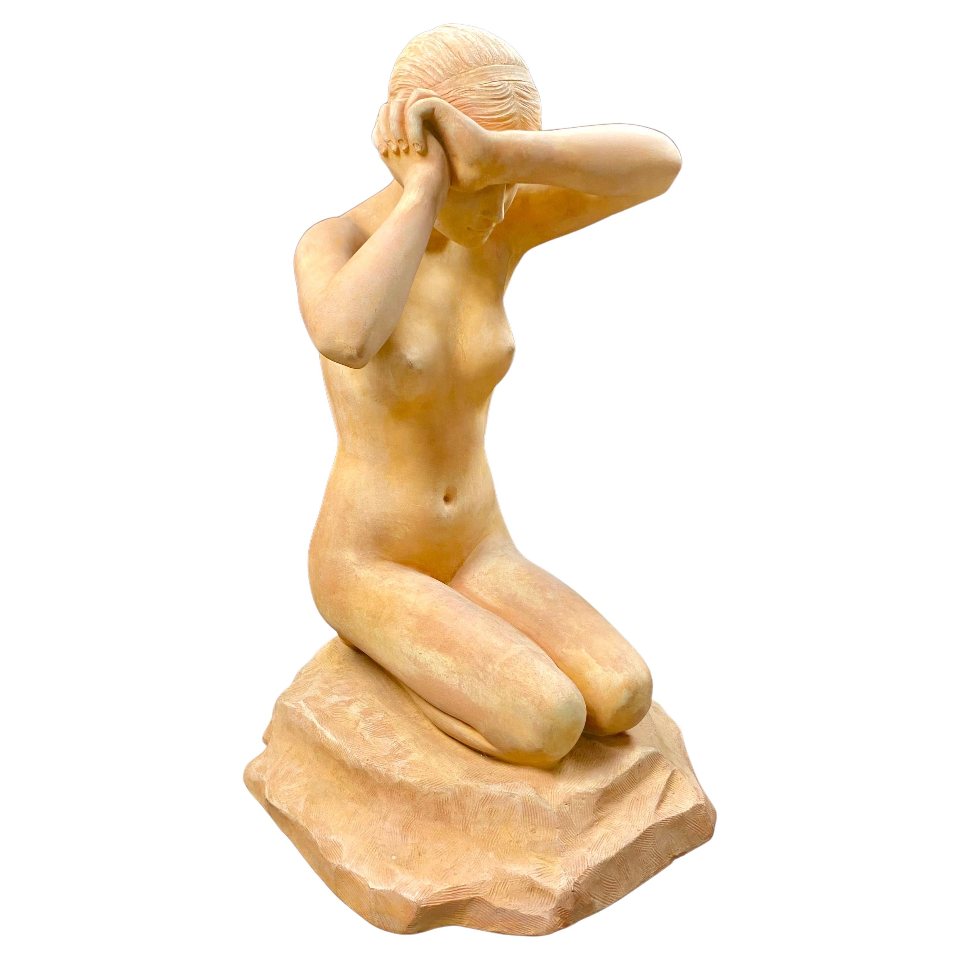 Französische Terrakotta-Skulptur einer nackten Frau „Premiere Faute“ -  von LAMI - Jugendstil im Angebot