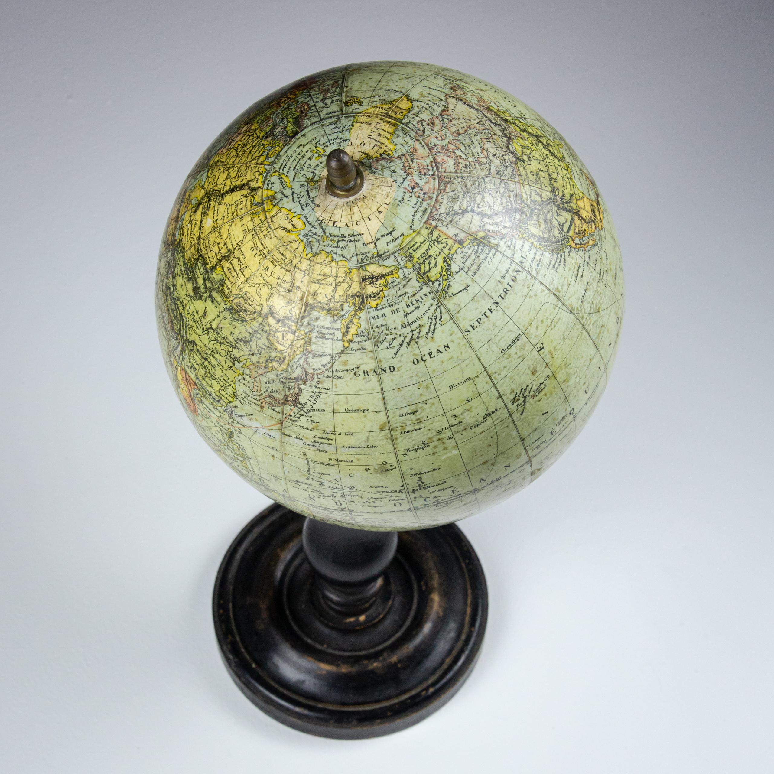 Early 20th Century Terrestrial Globe by G. Thomas Paris In Fair Condition For Sale In Pease pottage, West Sussex