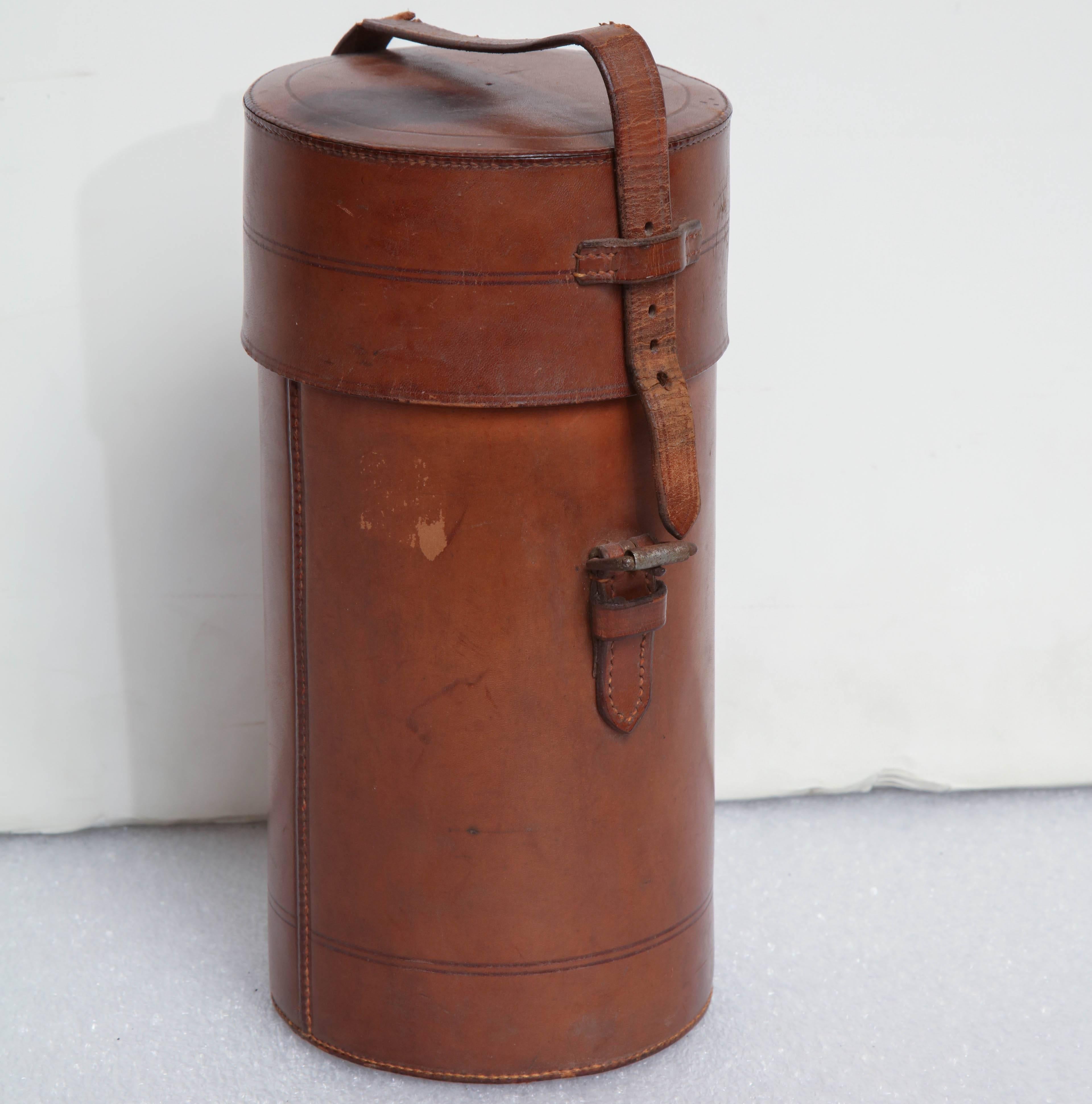 Early 20th Century Thermos D.R.G.M. in a Leather Case For Sale 6