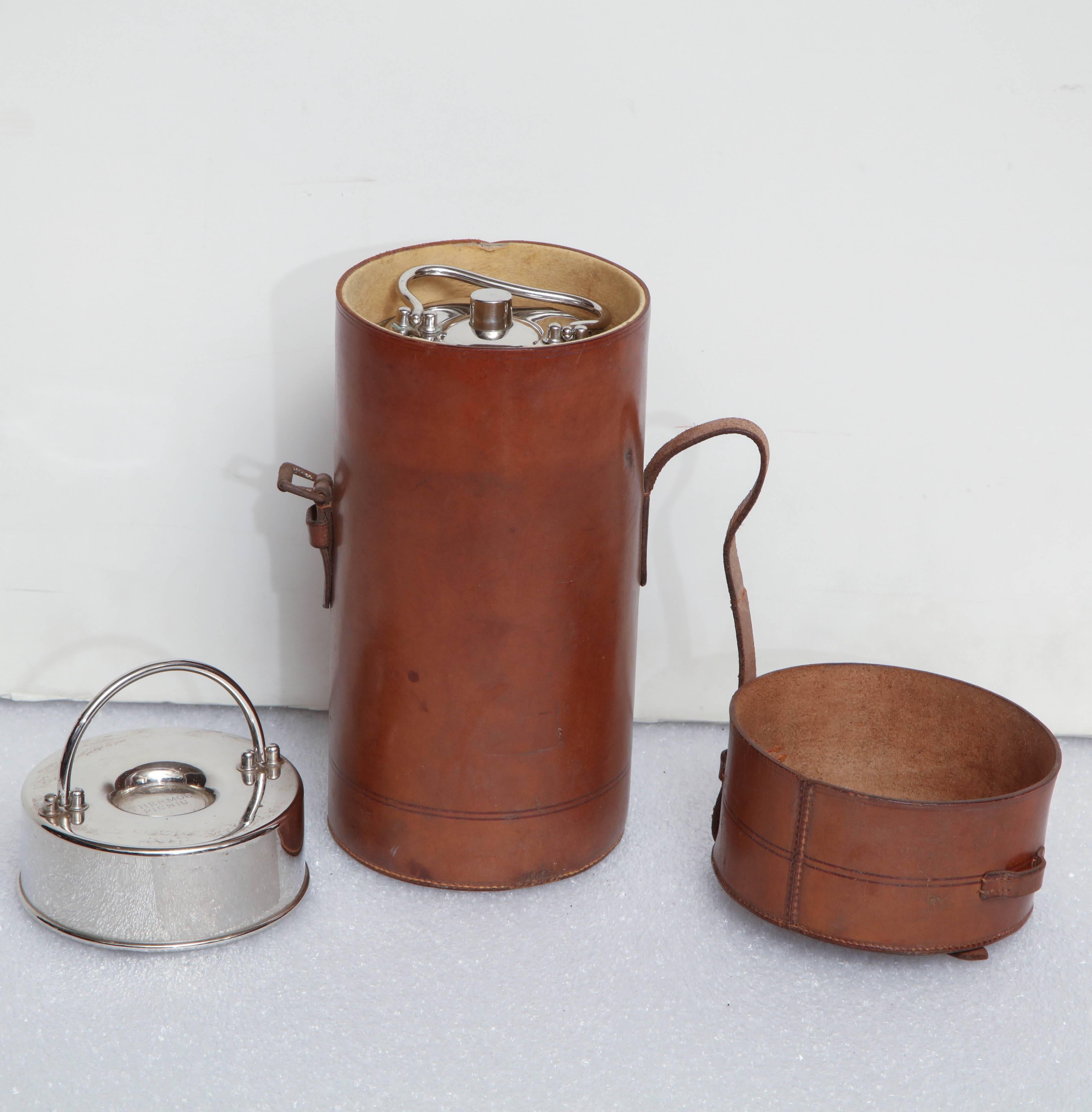 Early 20th Century Thermos D.R.G.M. in a Leather Case For Sale 4