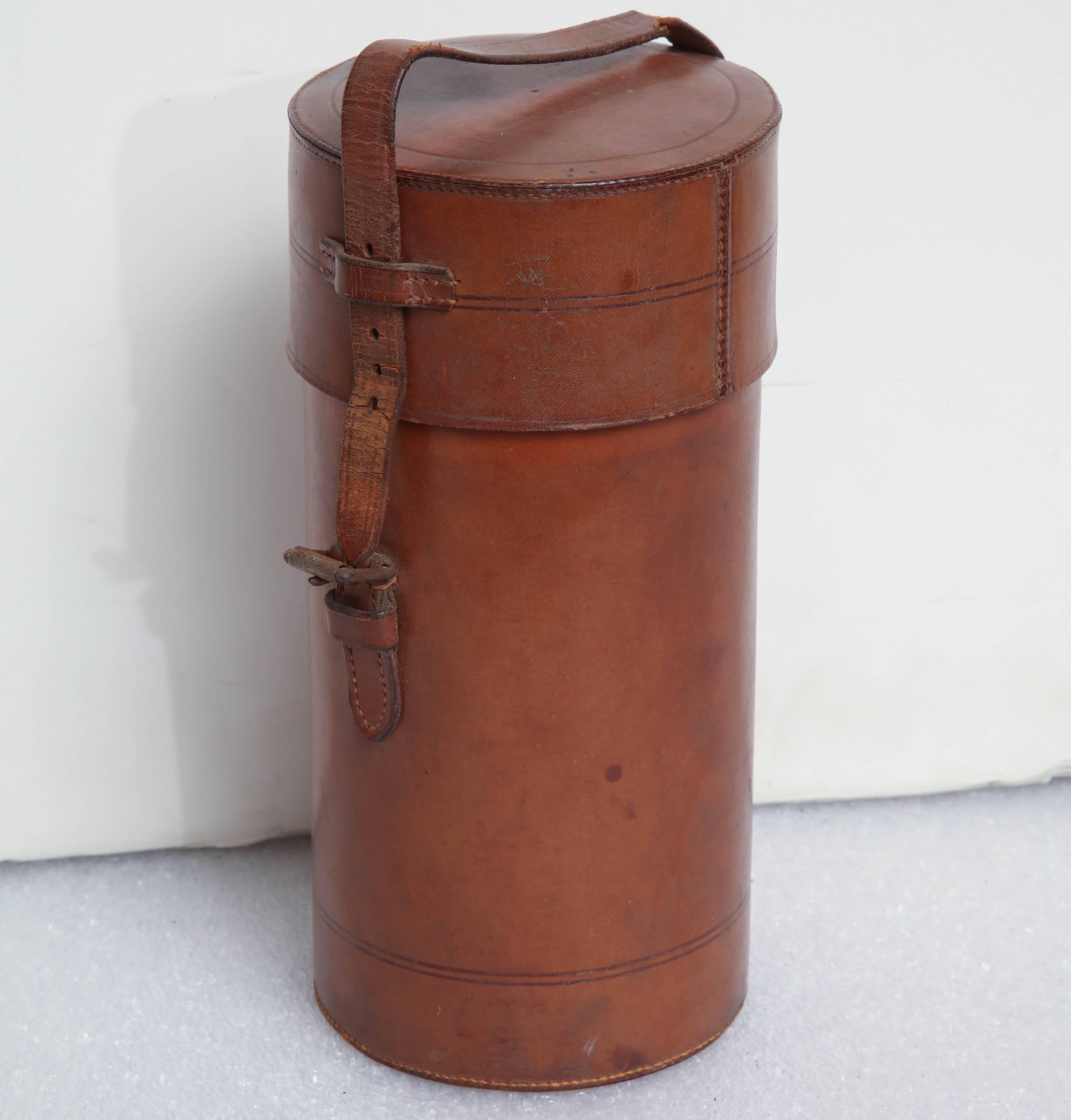 Early 20th Century Thermos D.R.G.M. in a Leather Case For Sale 5