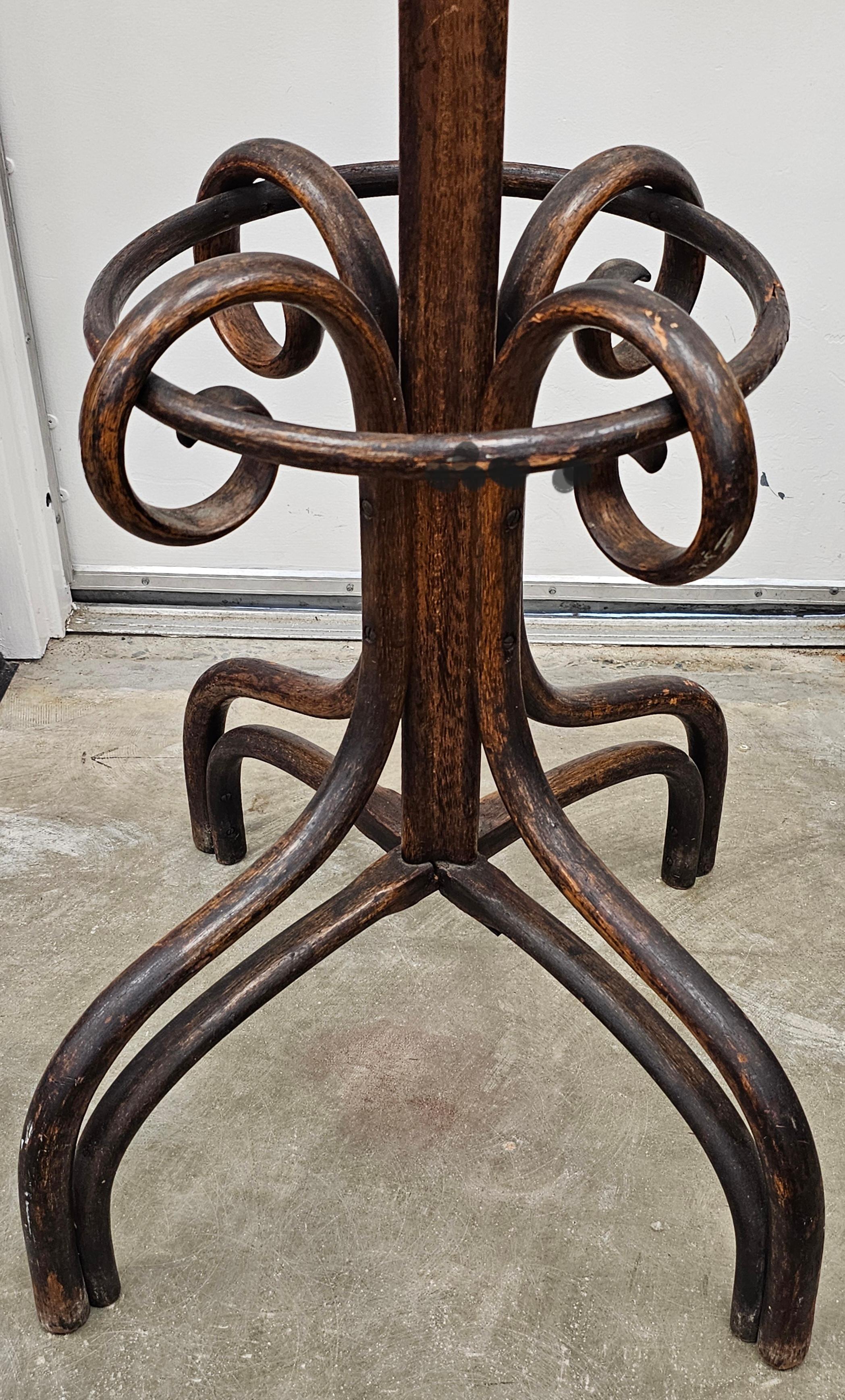 Perchero / Sombrerero Thonet de madera curvada de principios del siglo XX Otro en venta