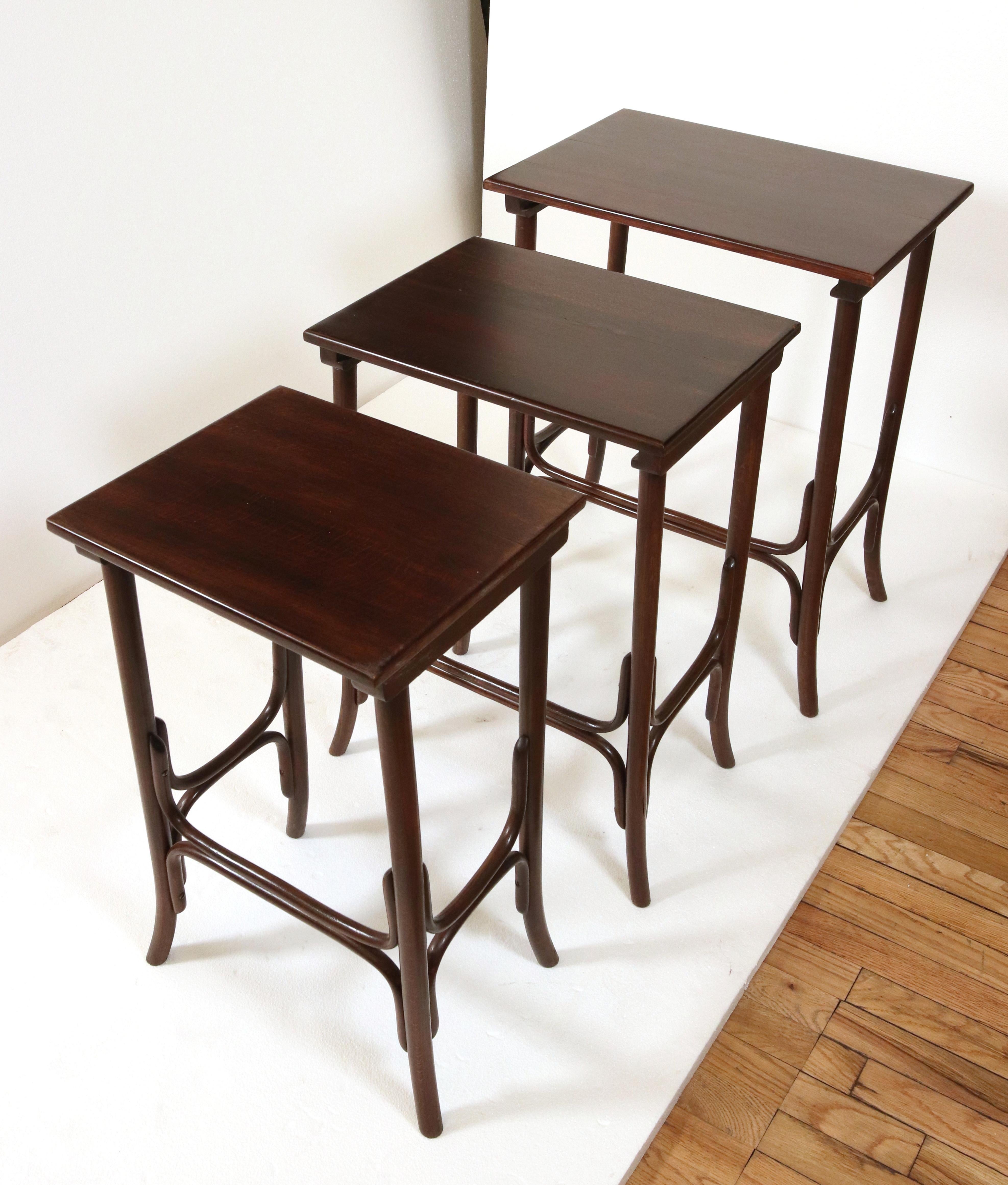 Early 20th Century Thonet Bentwood Oak Nesting Tables In Good Condition In New York, NY