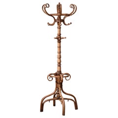 Appendiabiti girevole in stile Thonet del primo Novecento in legno di bengala sbiancato