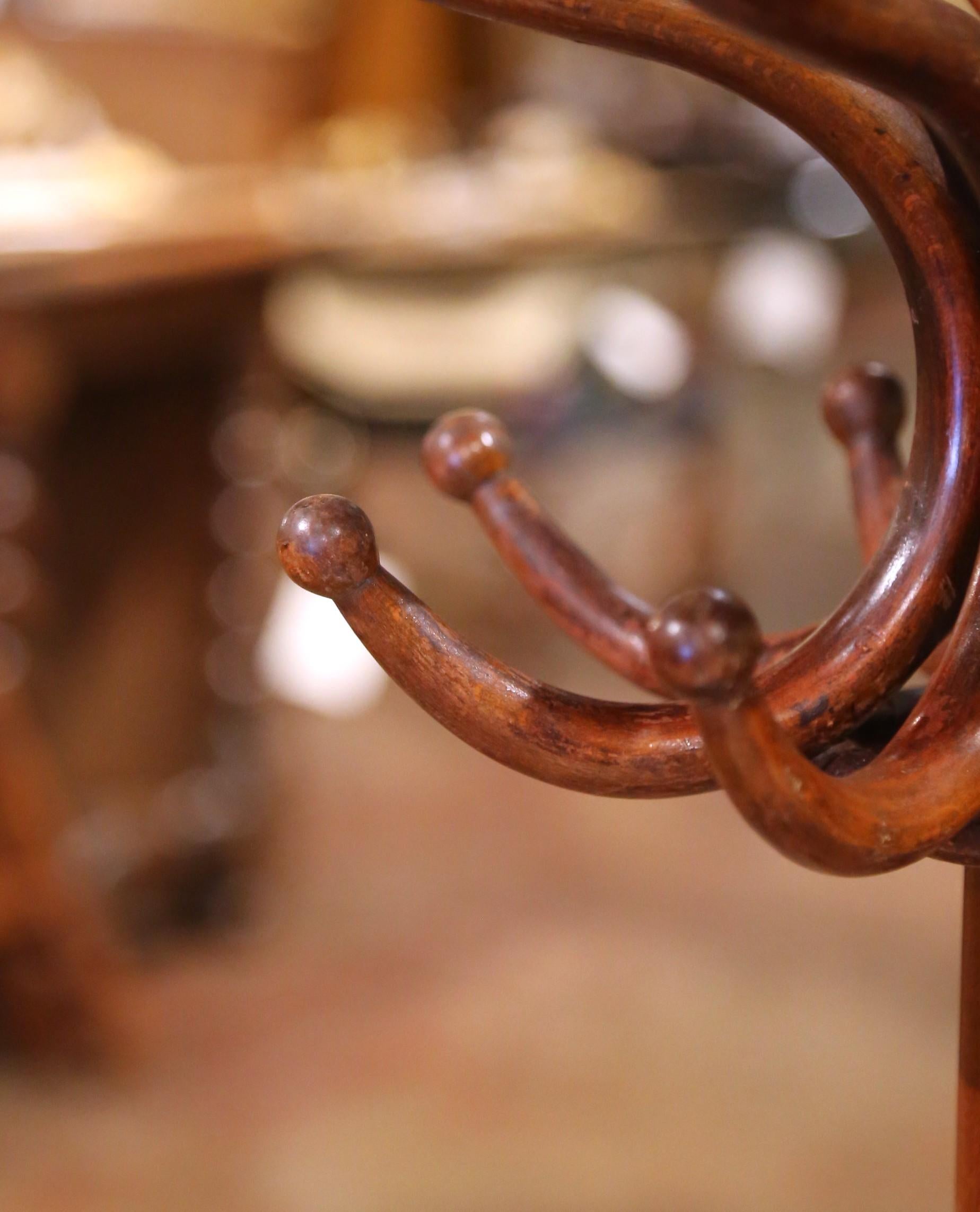 Early 20th Century Thonet Style Two-Tiered Bentwood Hall Tree Coat Stand In Excellent Condition For Sale In Dallas, TX