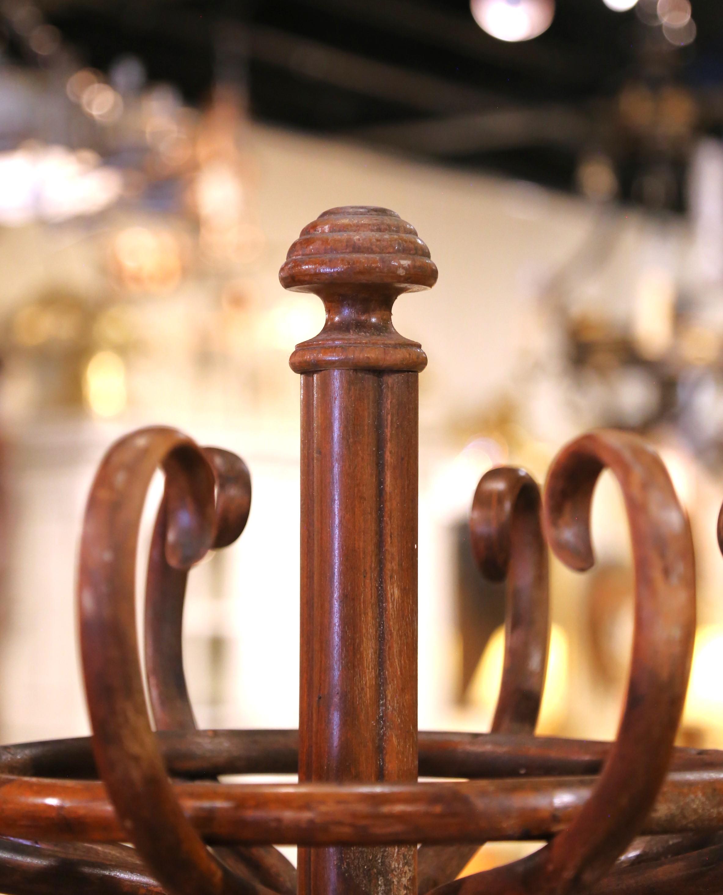 Early 20th Century Thonet Style Two-Tiered Bentwood Hall Tree Coat Stand For Sale 1