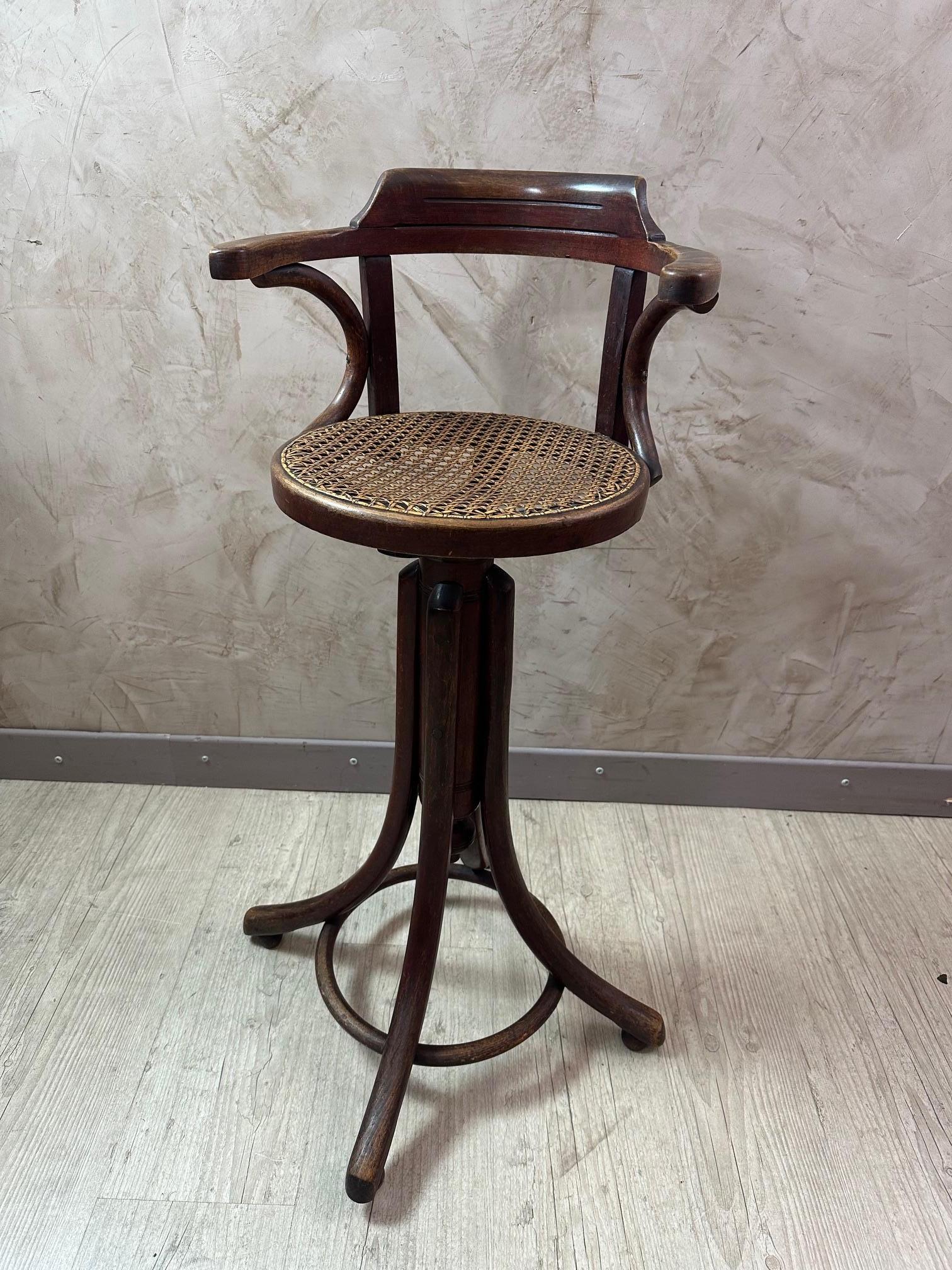 Autrichien Fauteuil pivotant de Child & Child, début du 20e siècle, Thonet, années 1900 en vente
