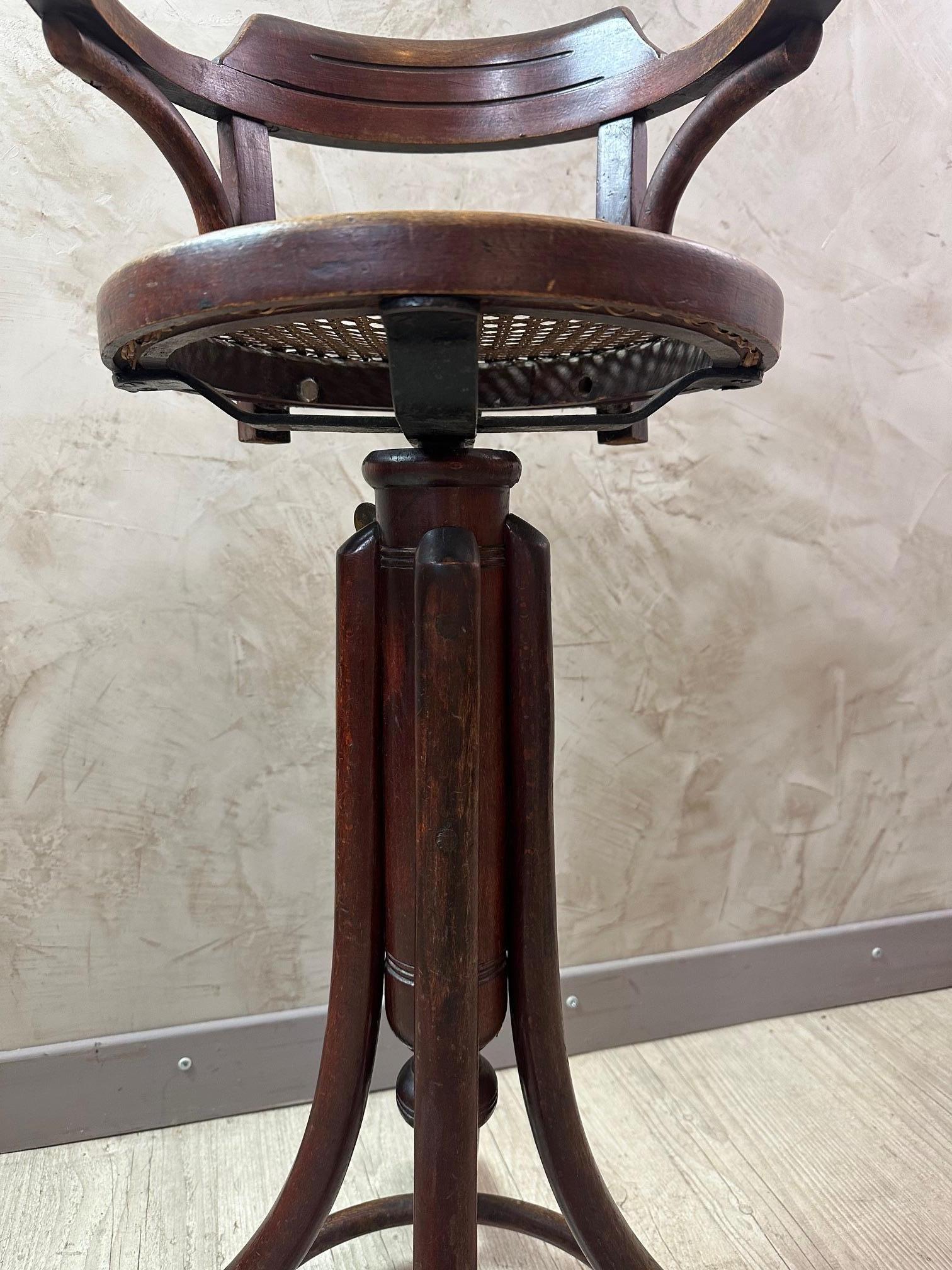 Canne Fauteuil pivotant de Child & Child, début du 20e siècle, Thonet, années 1900 en vente