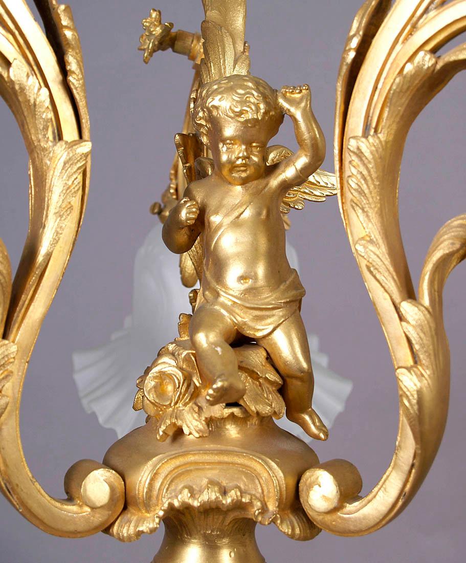 Early 20th Century Three-Arm Gilded Bronze Chandelier with Cupid For Sale 1