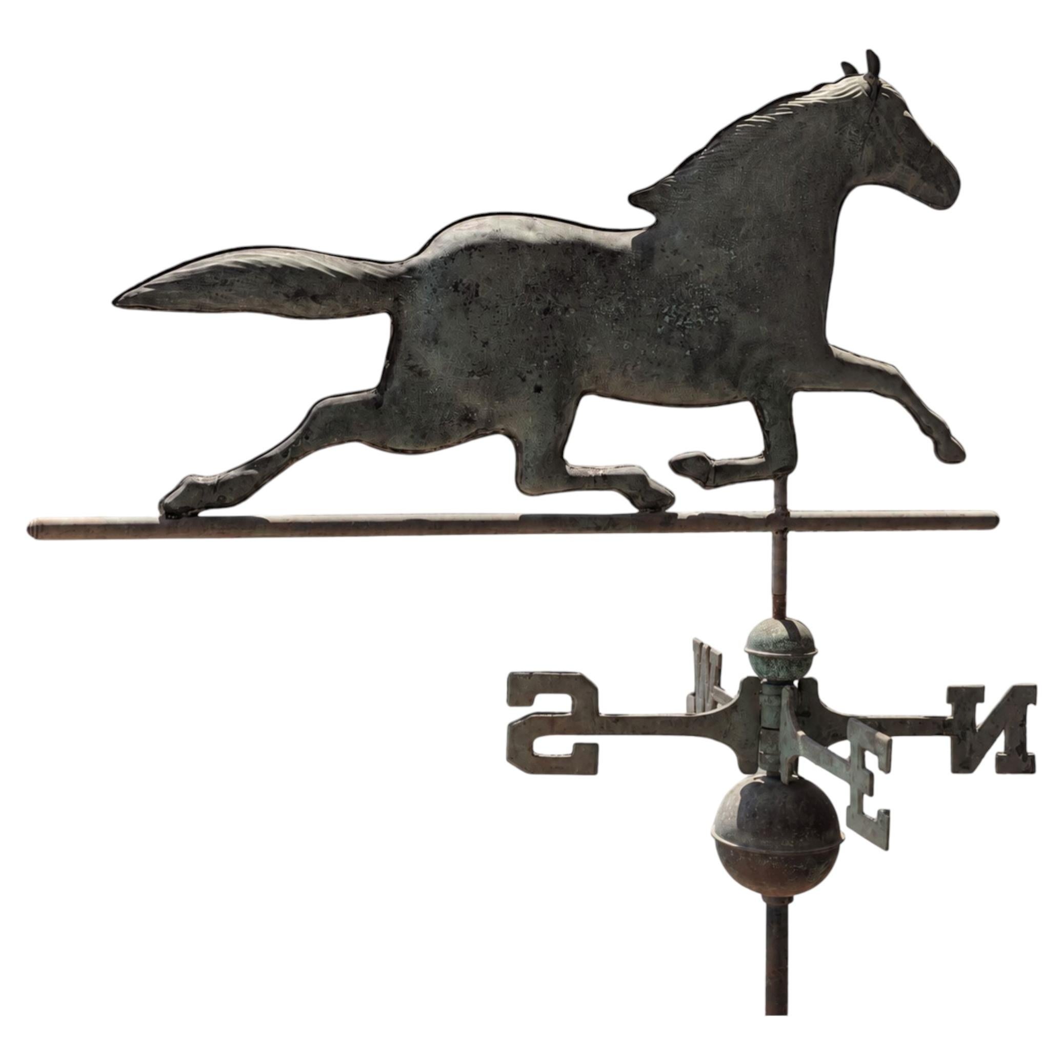 Veleta tridimensional de cobre con forma de caballo, de principios del siglo XX