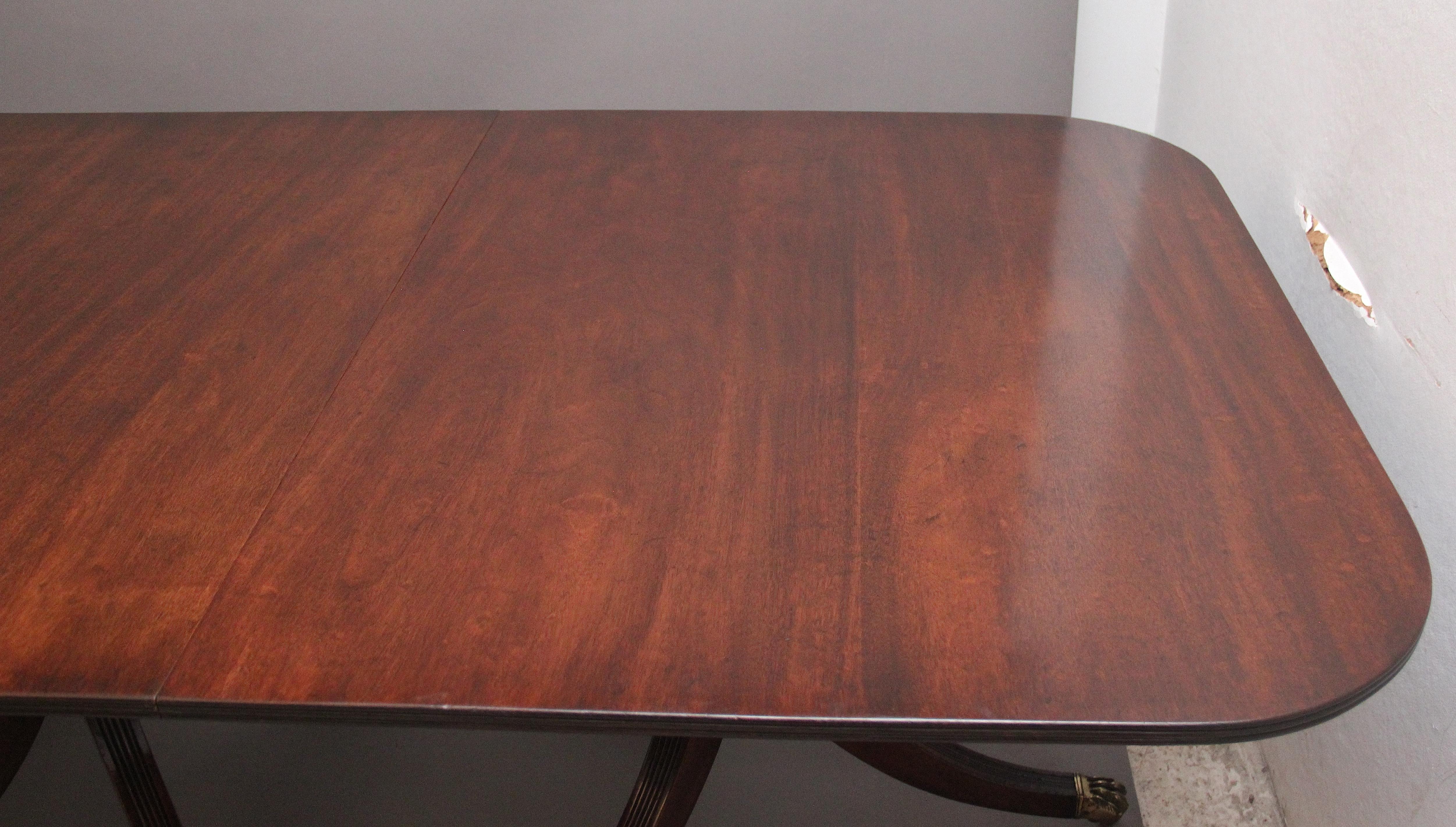 Mahogany Early 20th Century three pedestal dining table For Sale