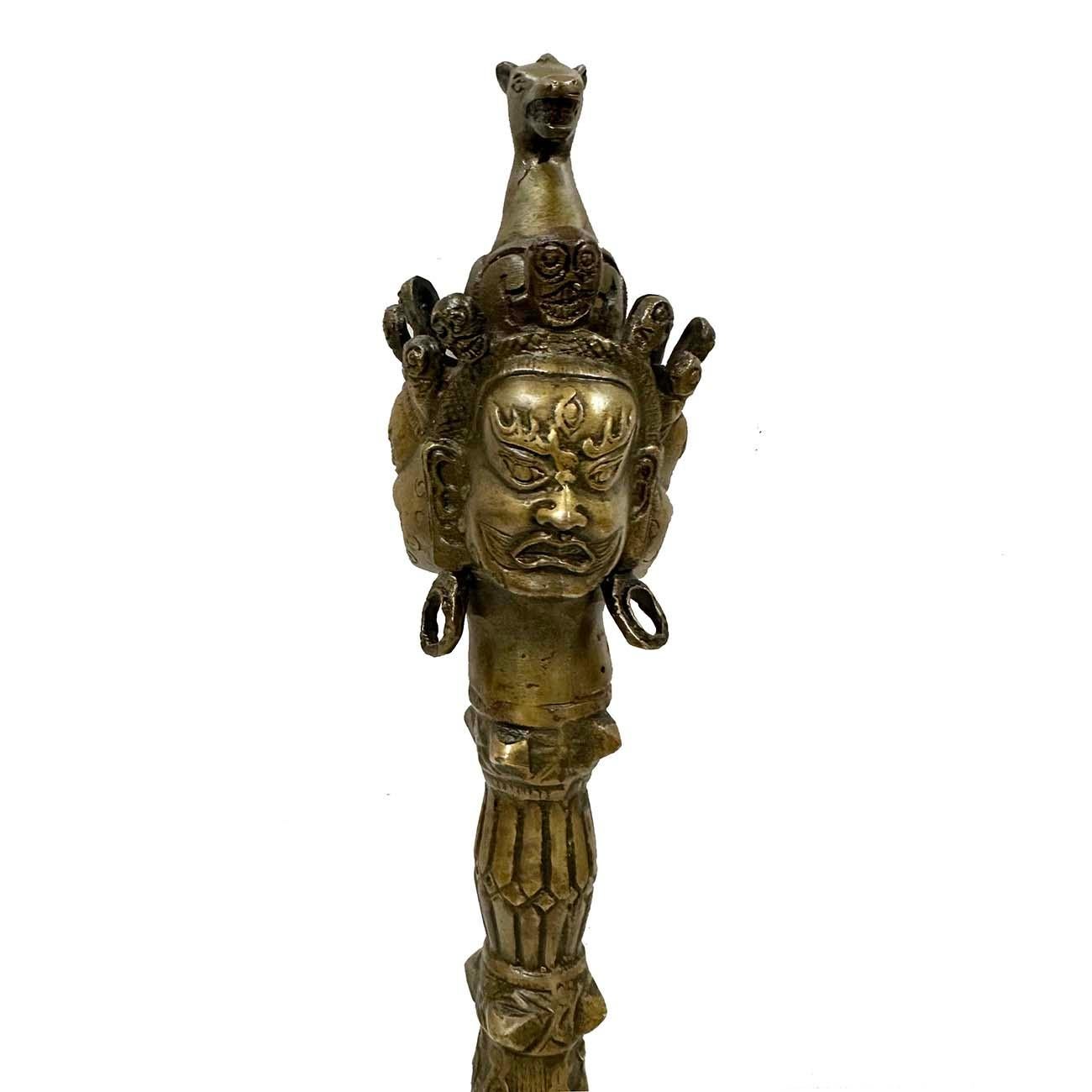 Tibetischer Hayagriva Phurba, auch bekannt als ritueller Dolch oder Kila. In der tibetisch-buddhistischen Praxis ist es ein bedeutendes rituelles Werkzeug, das das 