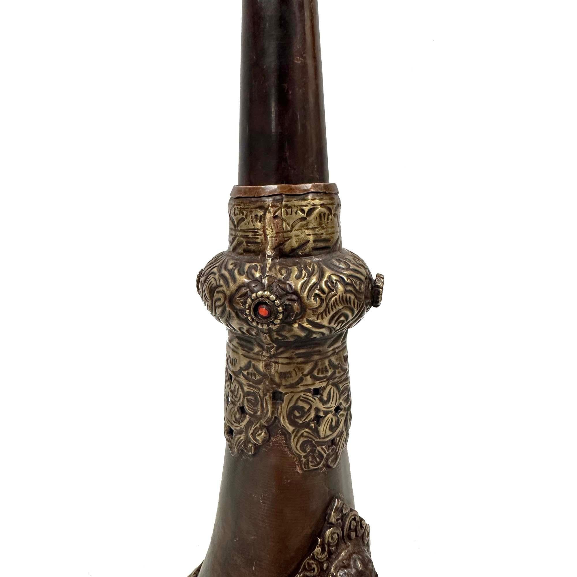 Early 20th Century Tibetan Handcrafted Buddhist Festival Trumpet, Rag-Dung In Good Condition For Sale In Pomona, CA
