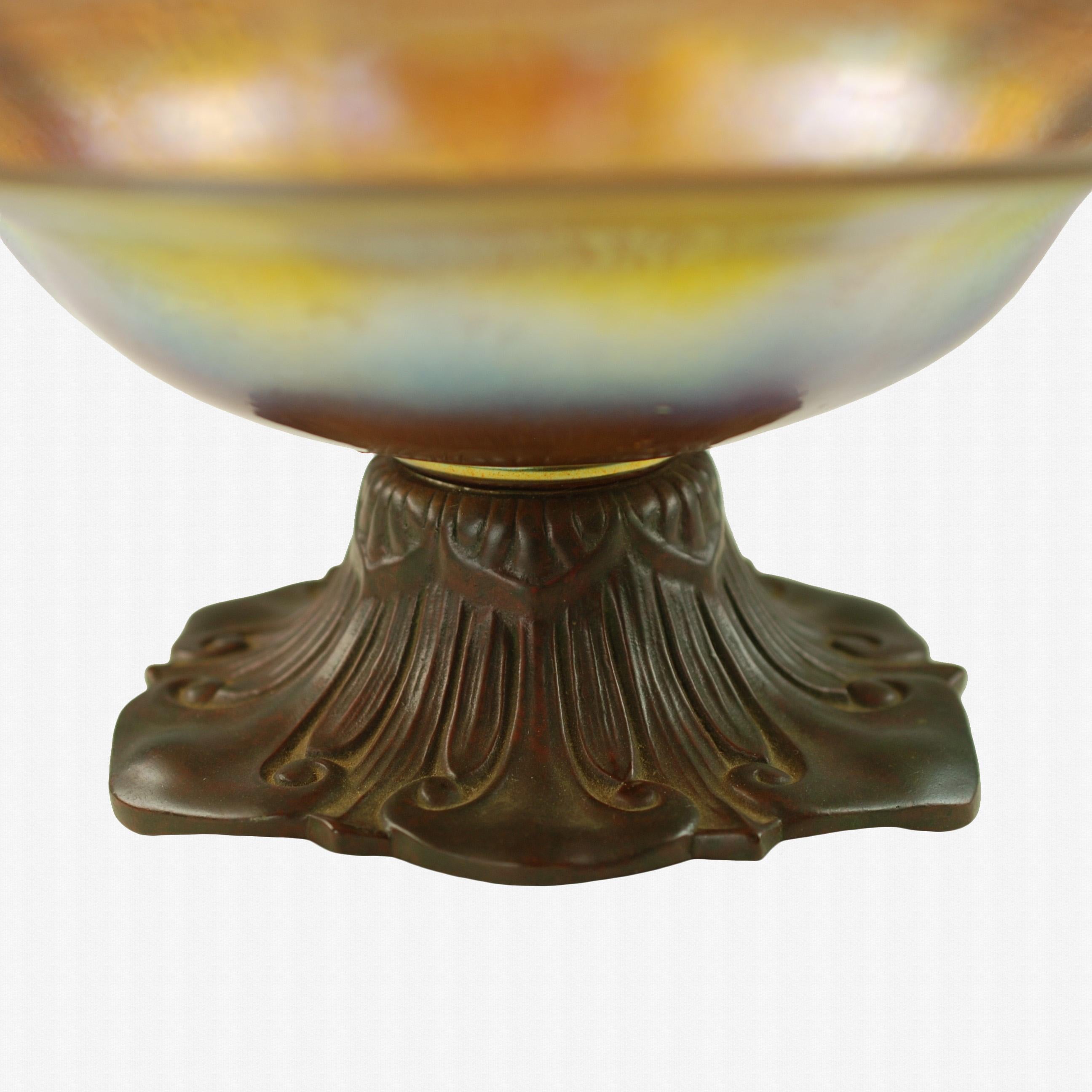 Cast Early 20th Century Tiffany Favrile Art Glass Console Bowl with Bronze Base