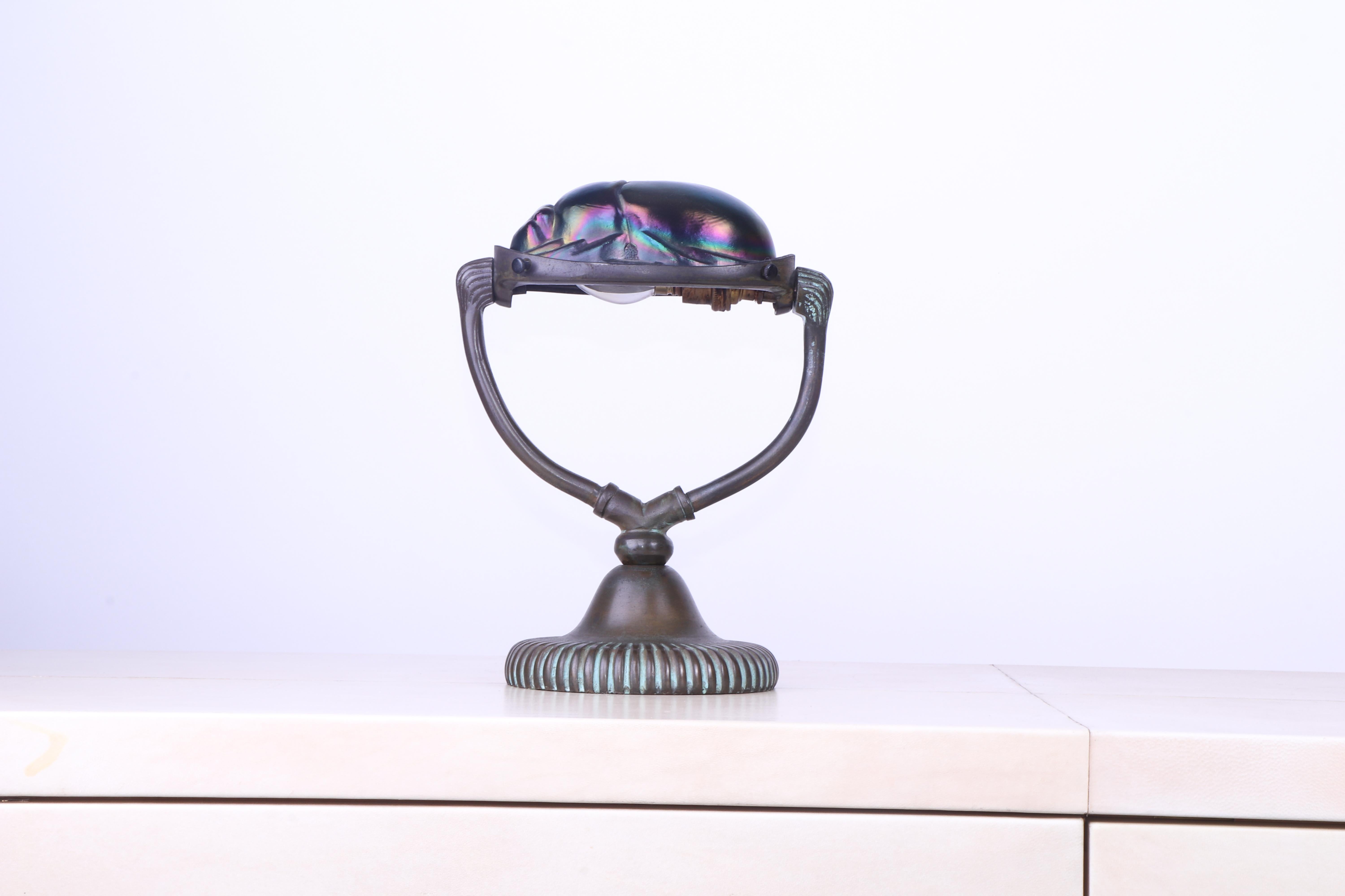 Early 20th Century Tiffany Style Scarab Lamp in Bronze and Glass 1