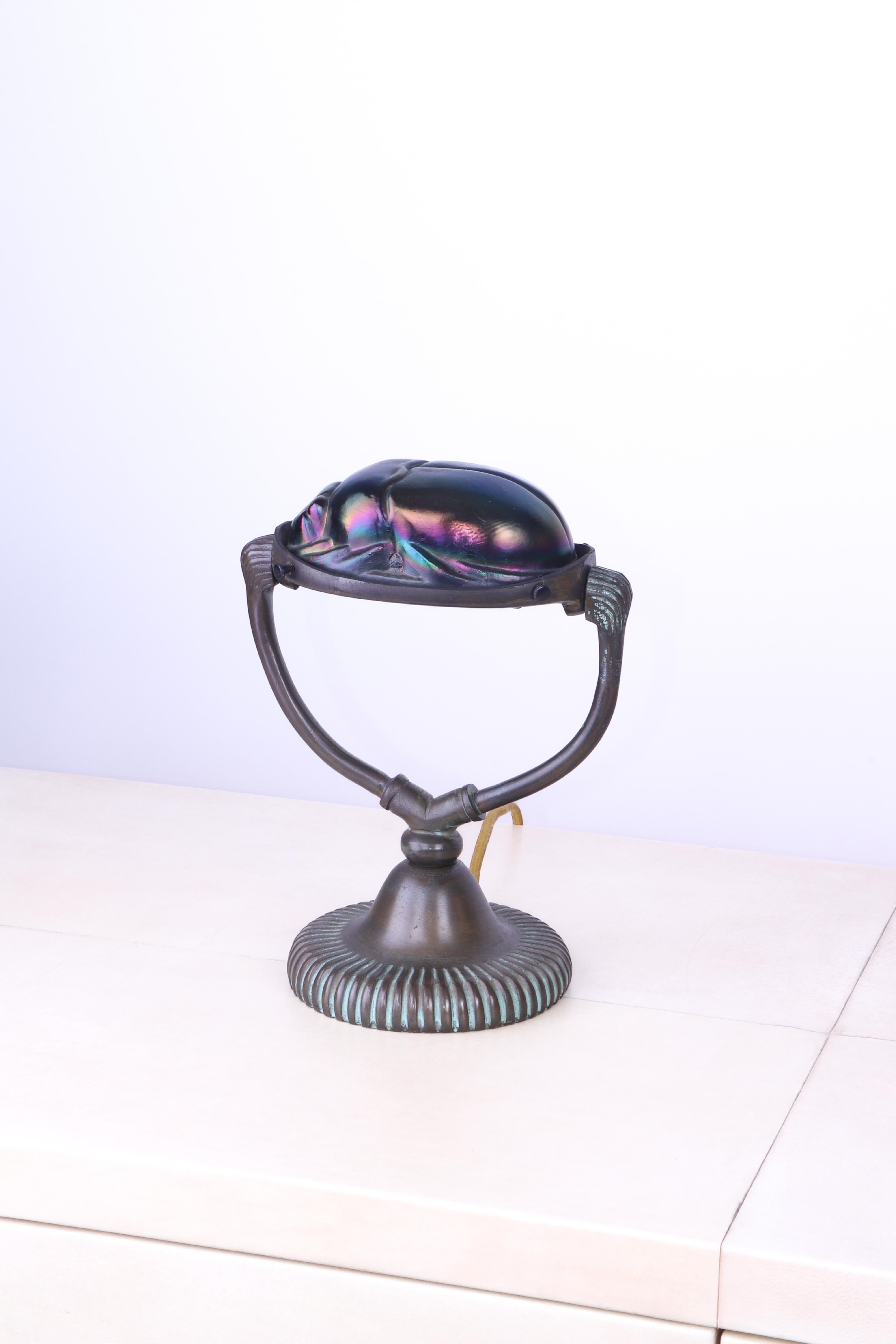 Early 20th Century Tiffany Style Scarab Lamp in Bronze and Glass 2
