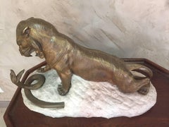 Bronze de combat de tigre et de serpent du début du XXe siècle signé par Robert Bousquet