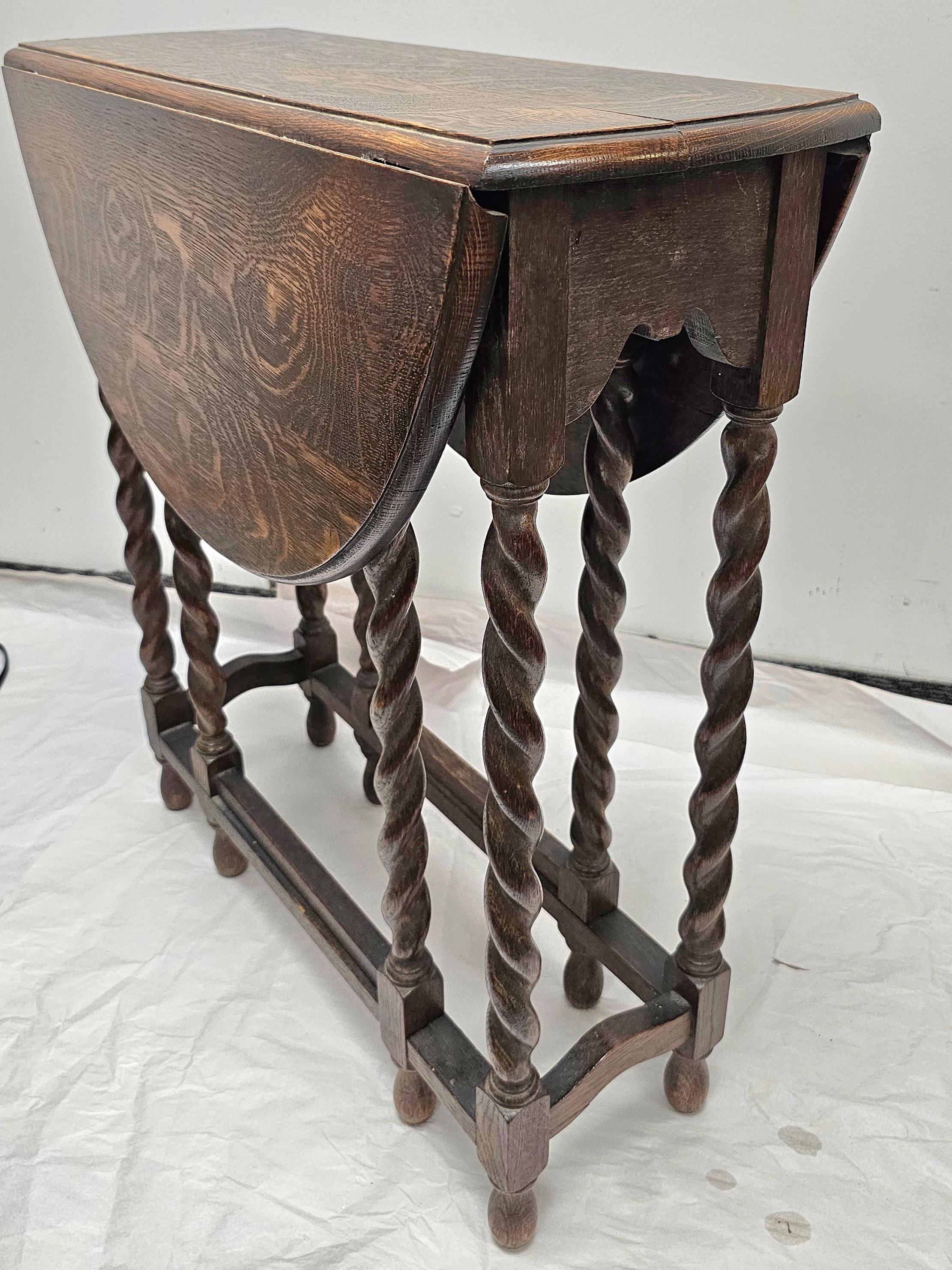 Early 20th Century Tiger Oak Barley Twist Gateleg Dropleaf Oval Side Table For Sale 3
