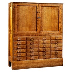 Tiger Oak Bibliotheksschrank aus dem frühen 20.