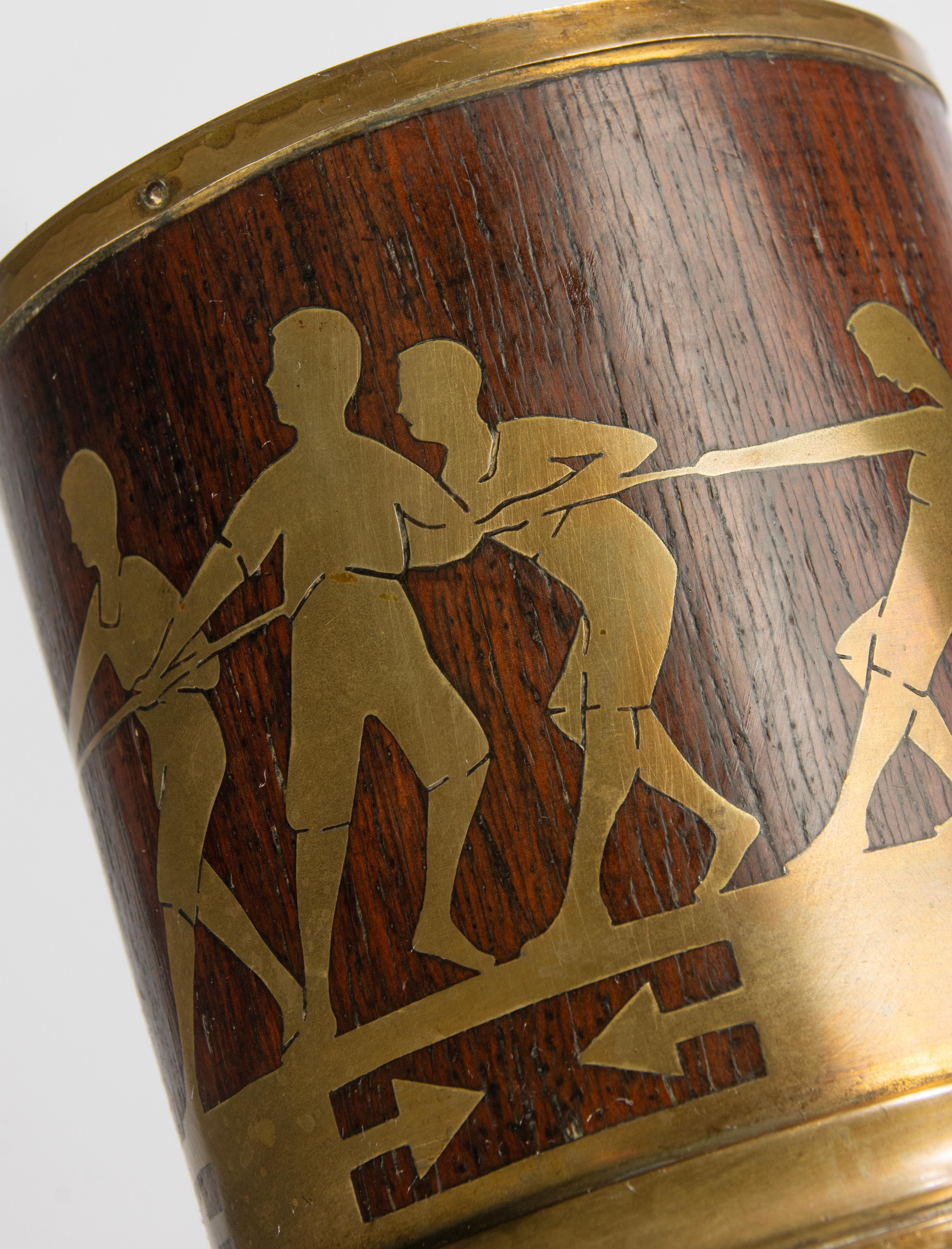 Early 20th Century Tobacco Jar - Erhard & Söhne - Brass and Wood - Tug-of-War For Sale 6