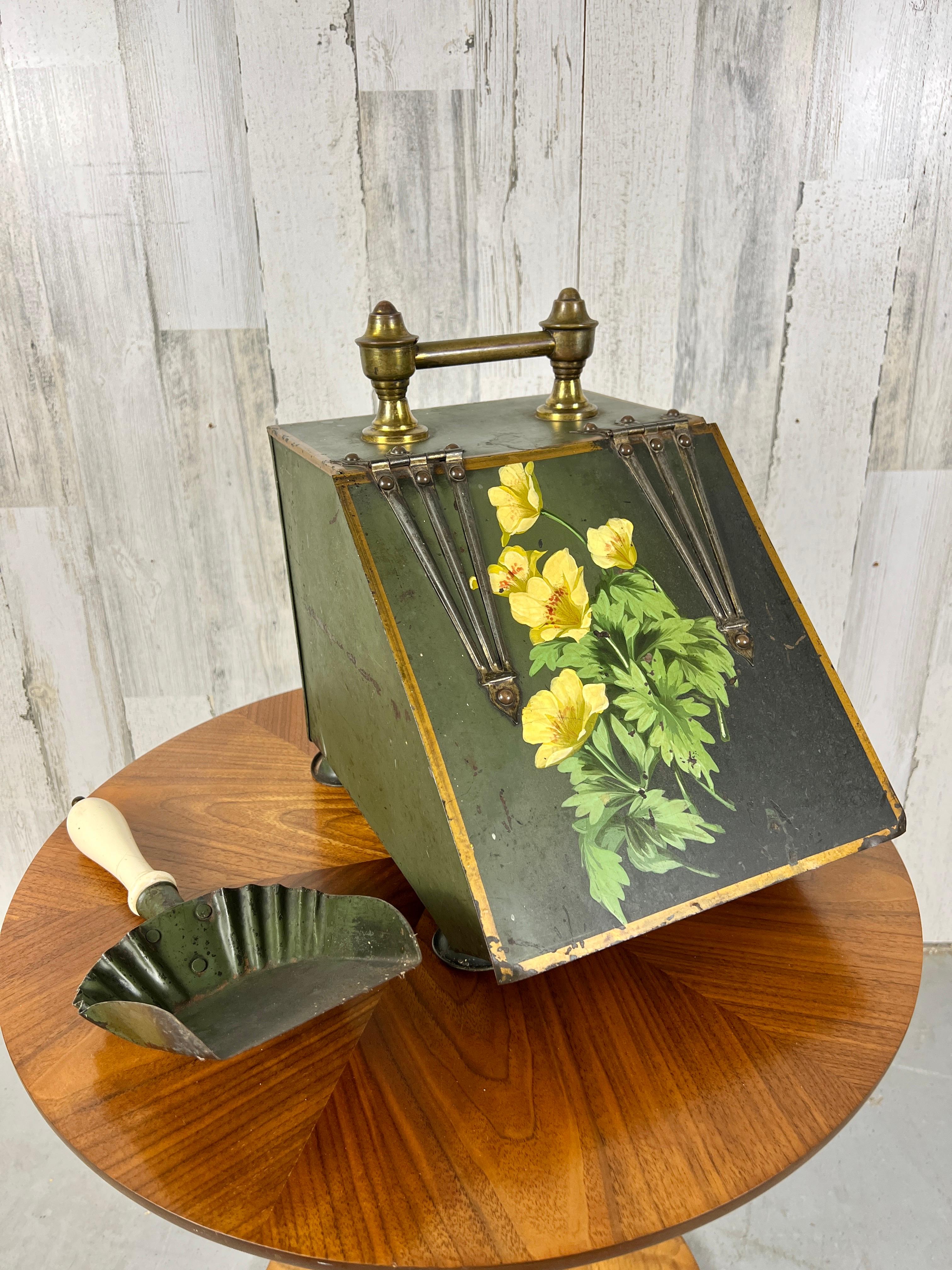 Early 20th Century Tole Painted Coal Box For Sale 6