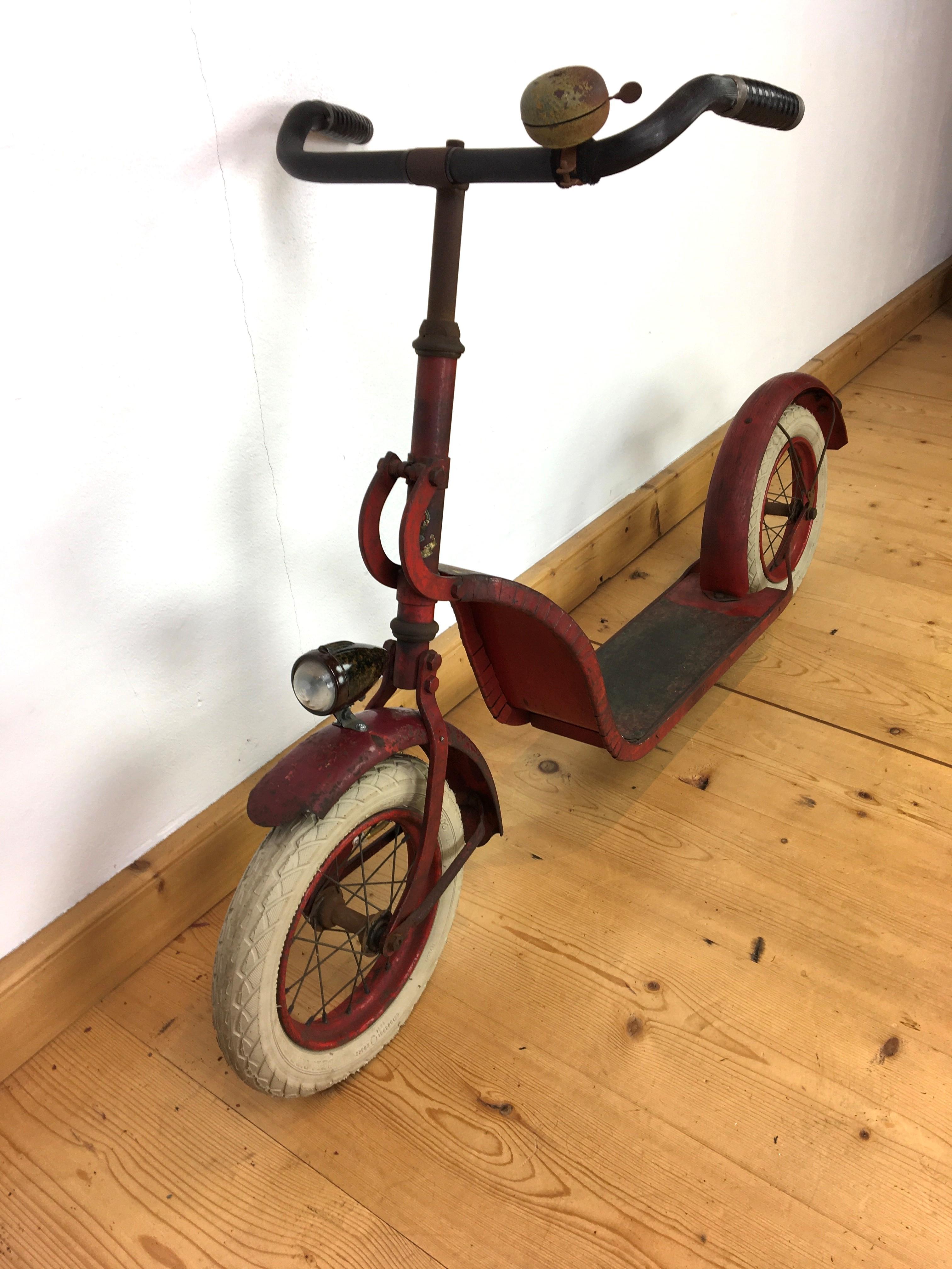 Frühe 20. Jahrhundert Spielzeug Schritt, Schritt Fahrrad (Art nouveau) im Angebot