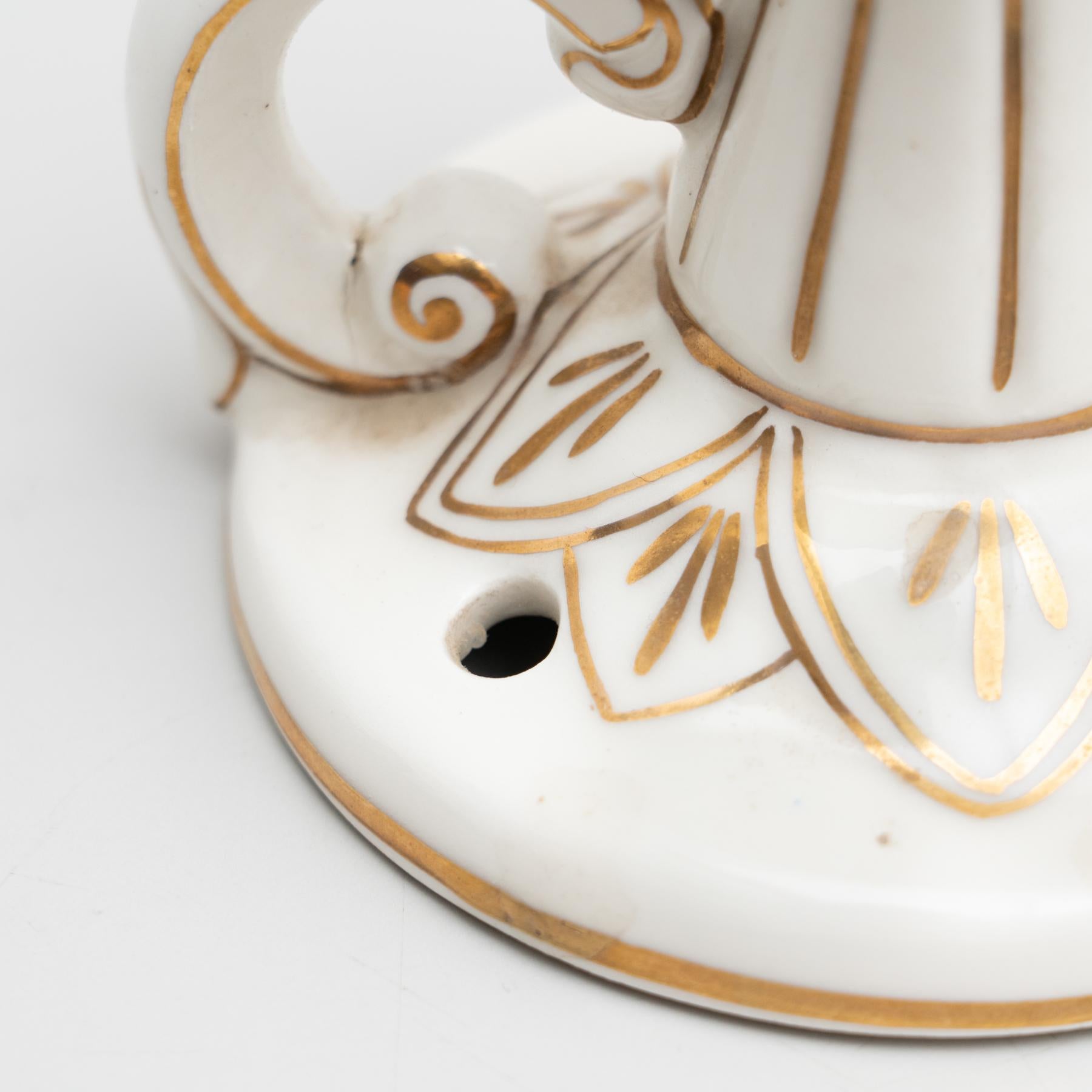 Traditioneller Kerzenständer aus Keramik des frühen 20. Jahrhunderts im Angebot 11