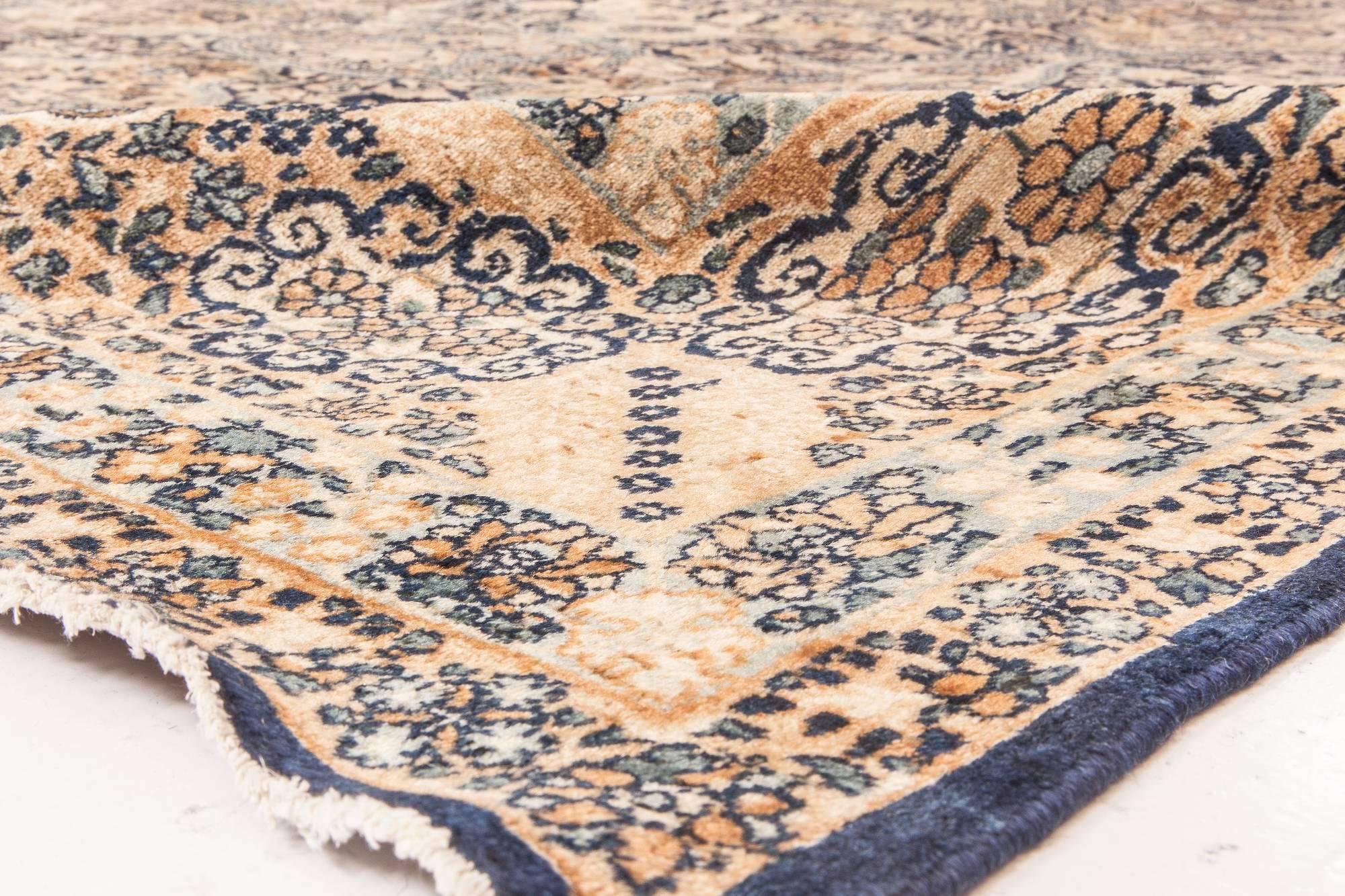 Hand-Knotted Early 20th Century Traditional Persian Kirman Rug For Sale