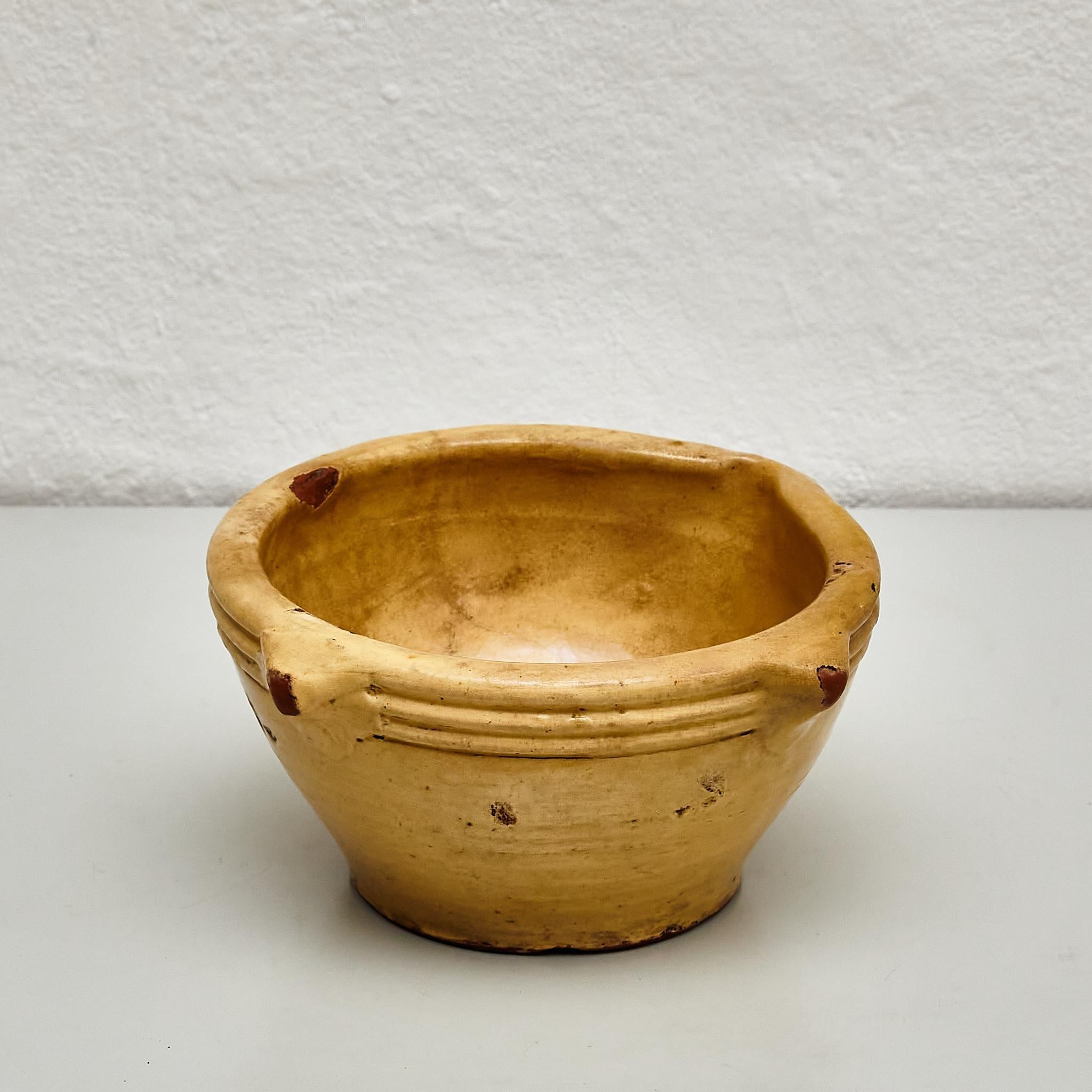 Early 20th Century Traditional Spanish Beige Ceramic Mortar For Sale 1