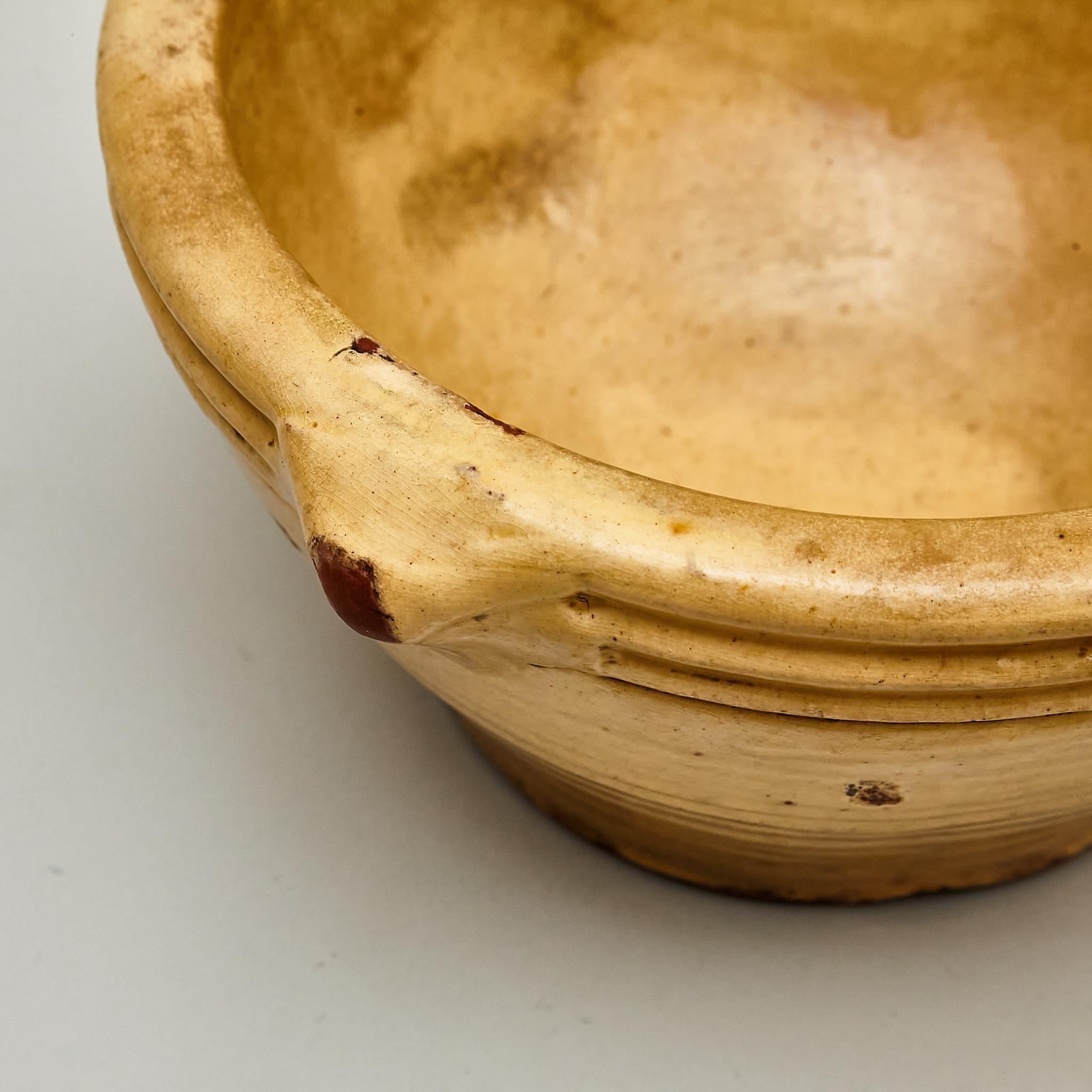 Traditioneller spanischer beigefarbener Mortar aus Keramik des frühen 20. Jahrhunderts im Angebot 1
