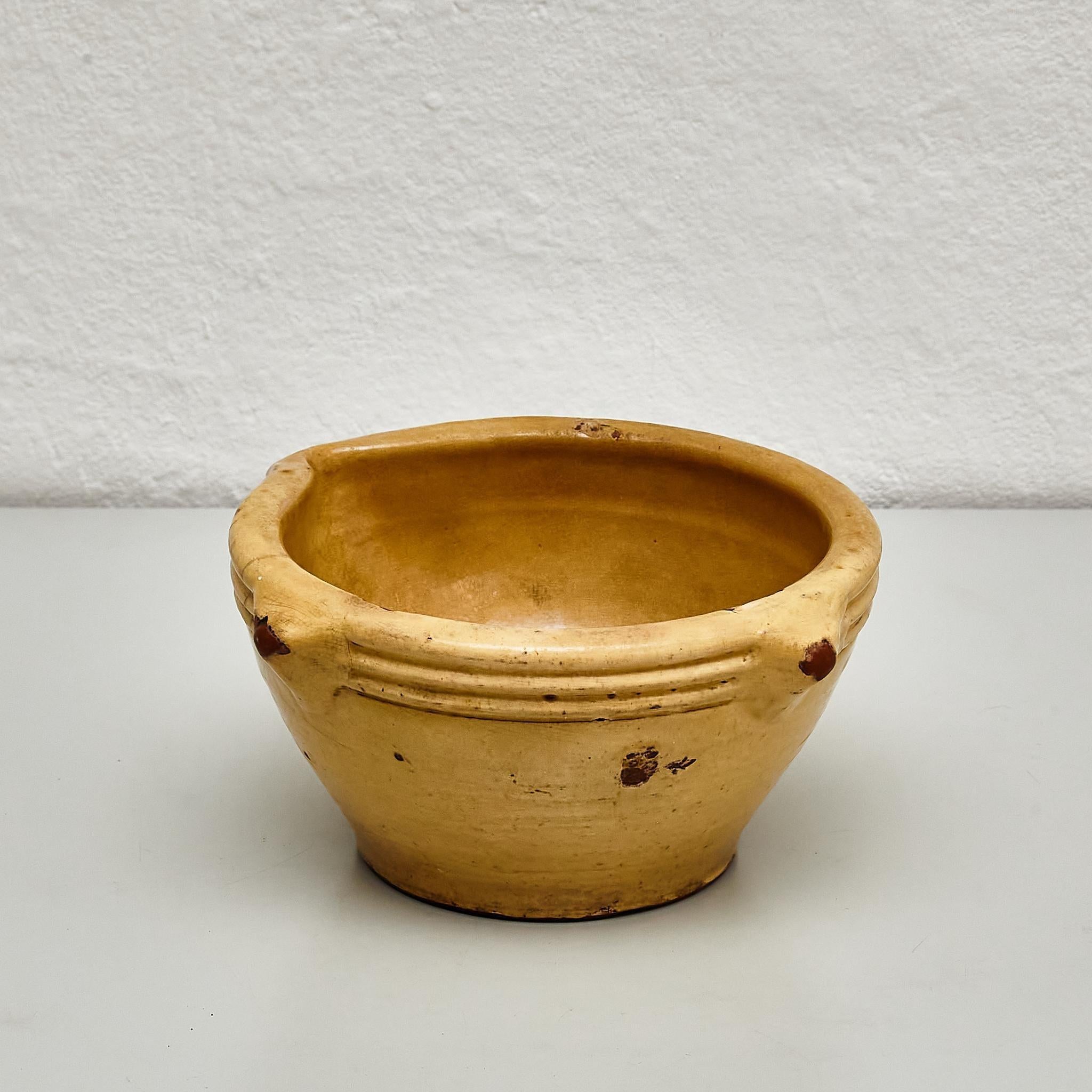 Early 20th Century Traditional Spanish Beige Ceramic Mortar For Sale 3