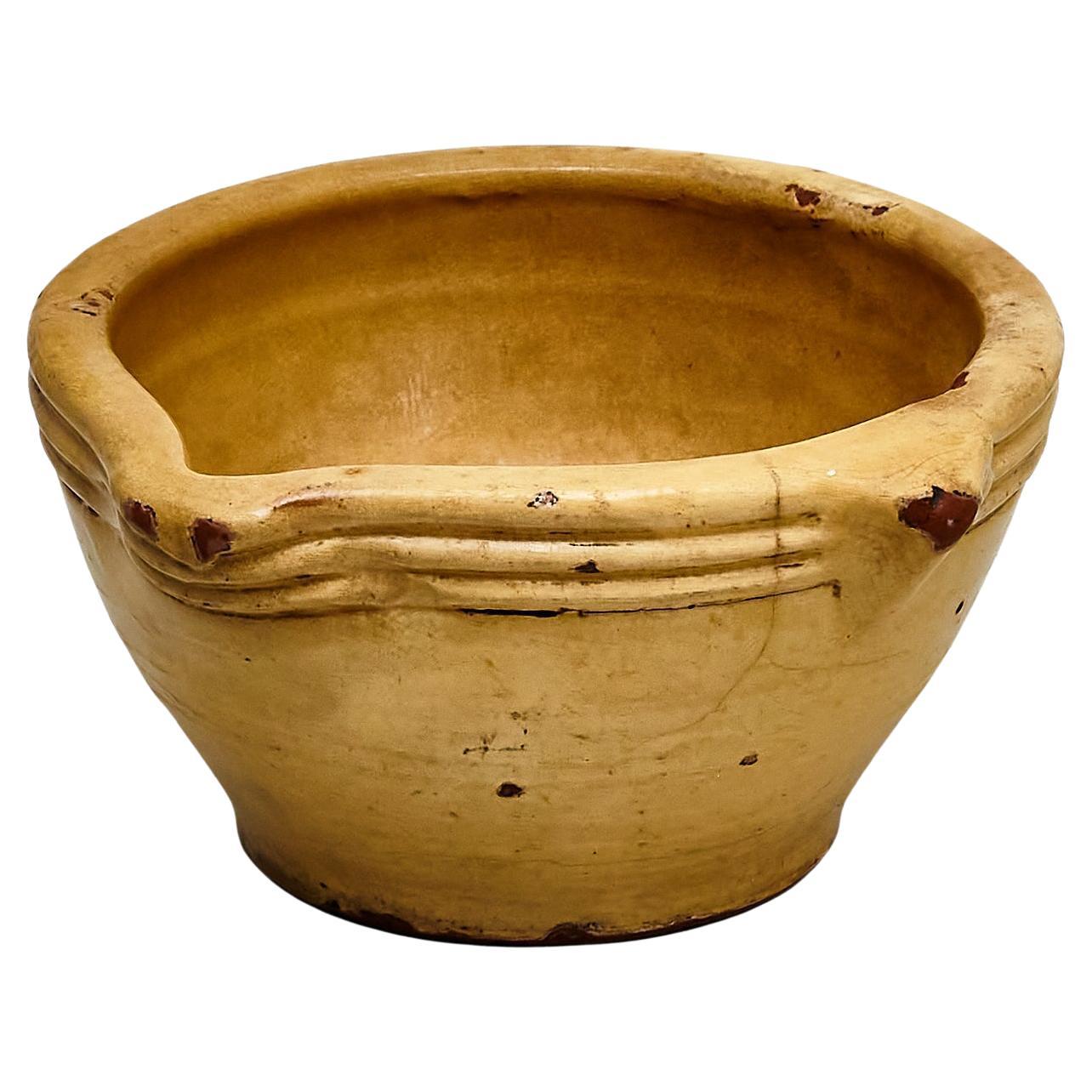 Mortier de céramique beige espagnol traditionnel du début du 20e siècle en vente