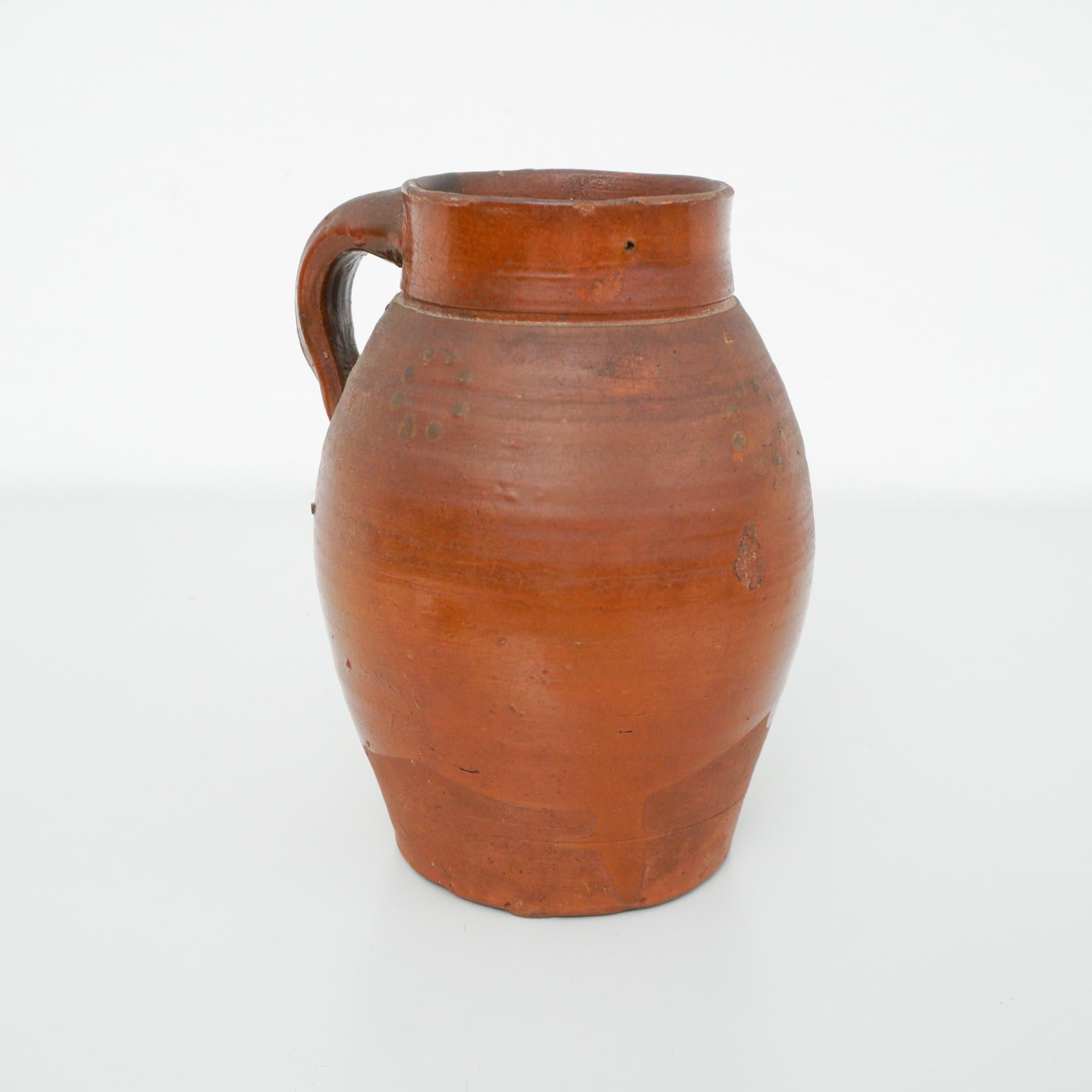 Early 20th century Traditional Spanish ceramic pitcher

In original condition with minor wear consisitent of age and use, preserving a beautiful patina.