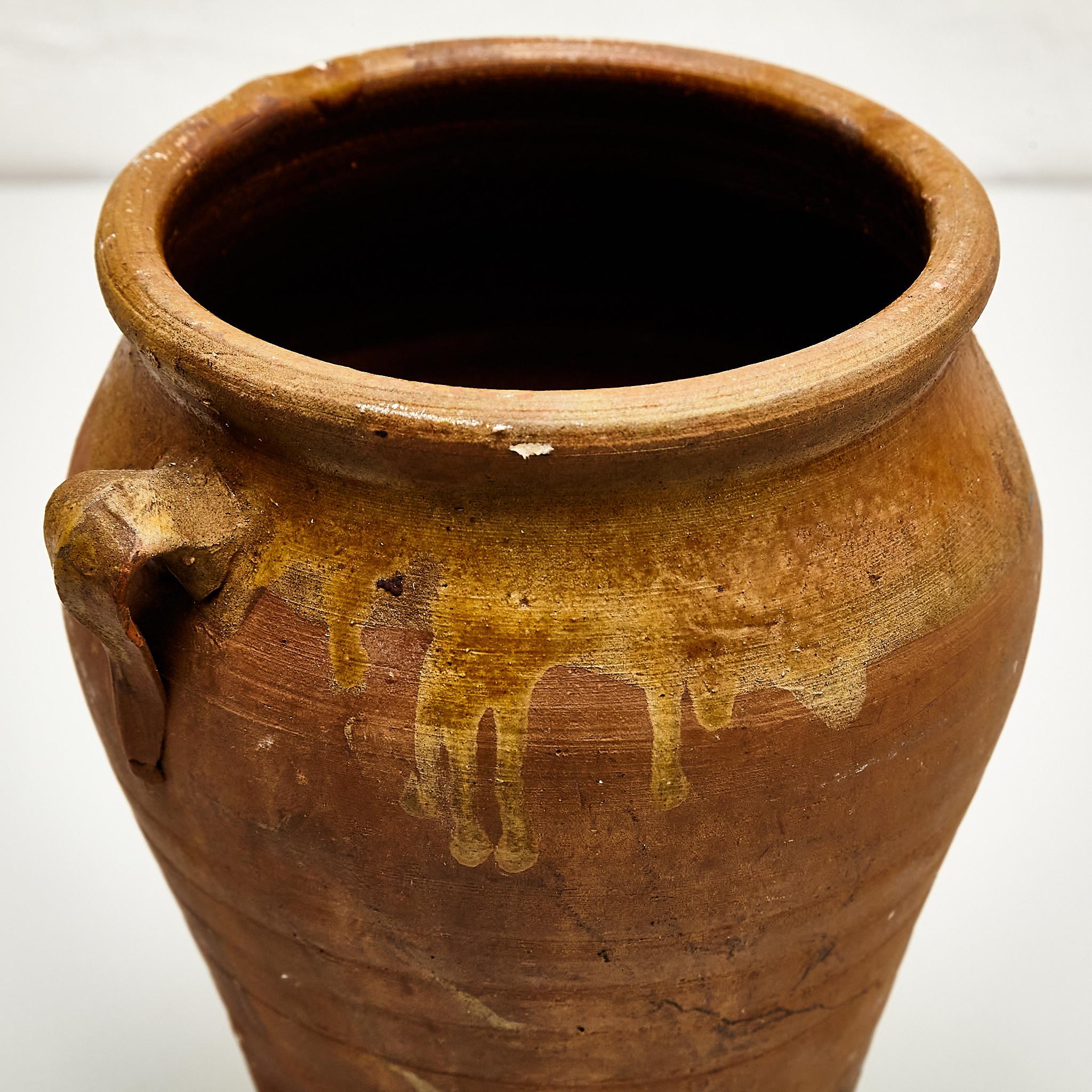 Vase en céramique espagnole traditionnelle du début du 20e siècle, vers 1940 en vente 3
