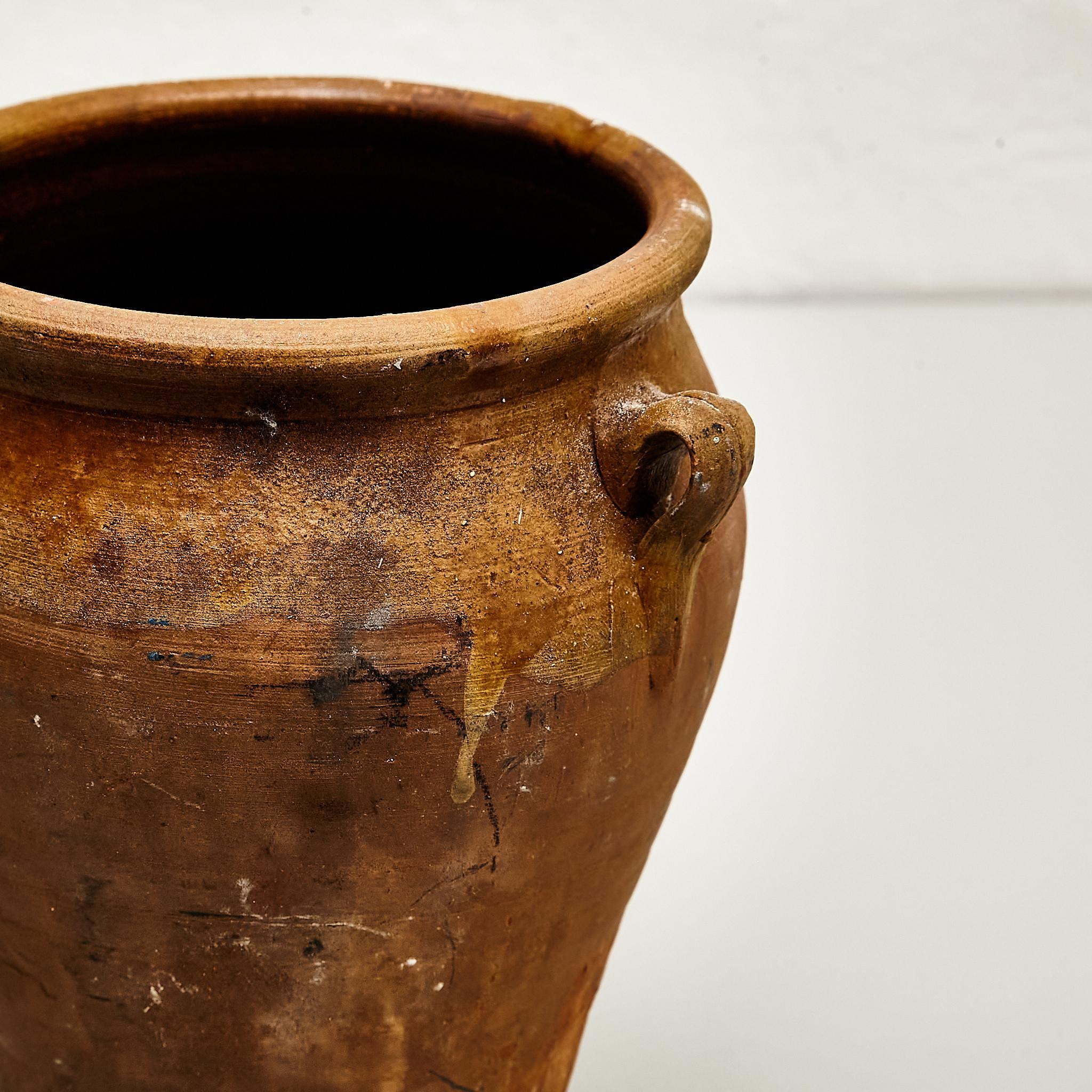 Céramique Vase en céramique espagnole traditionnelle du début du 20e siècle, vers 1940 en vente