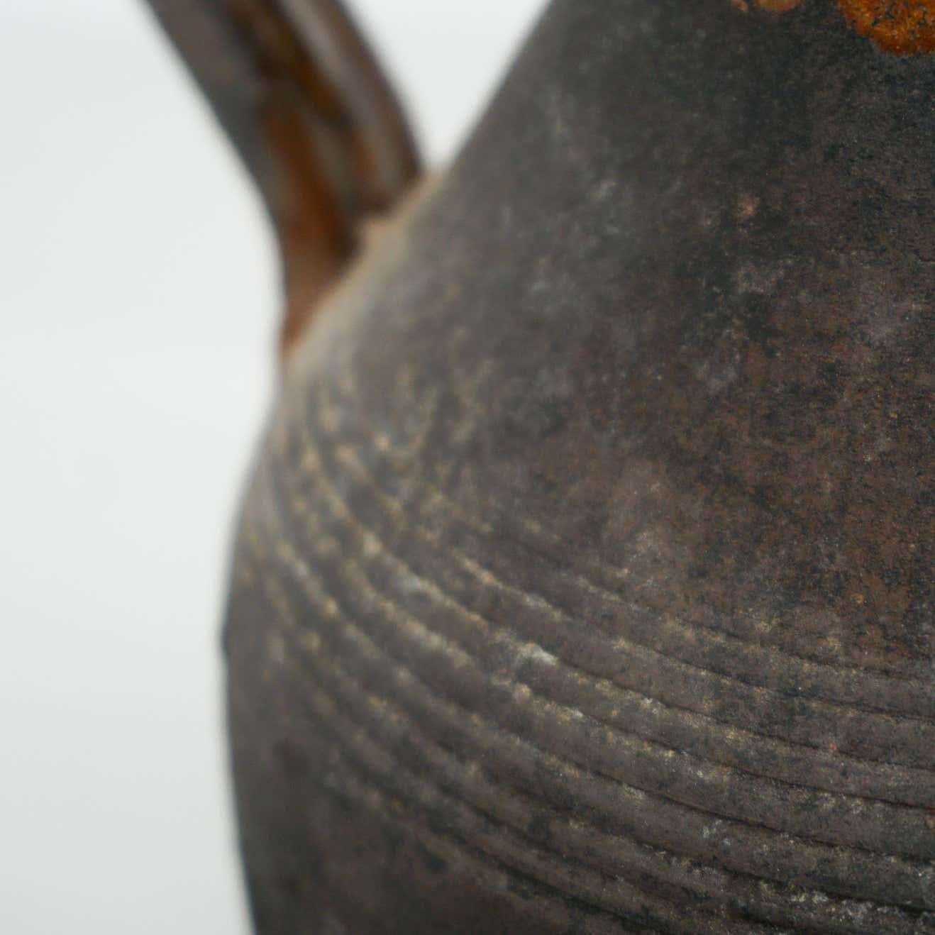 Vase en céramique espagnole traditionnelle du début du 20e siècle en vente 3