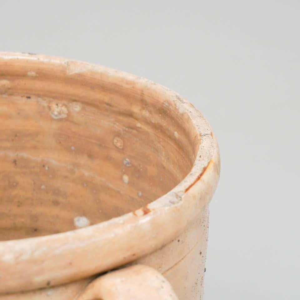 Vase en céramique espagnole traditionnelle du début du 20e siècle en vente 3