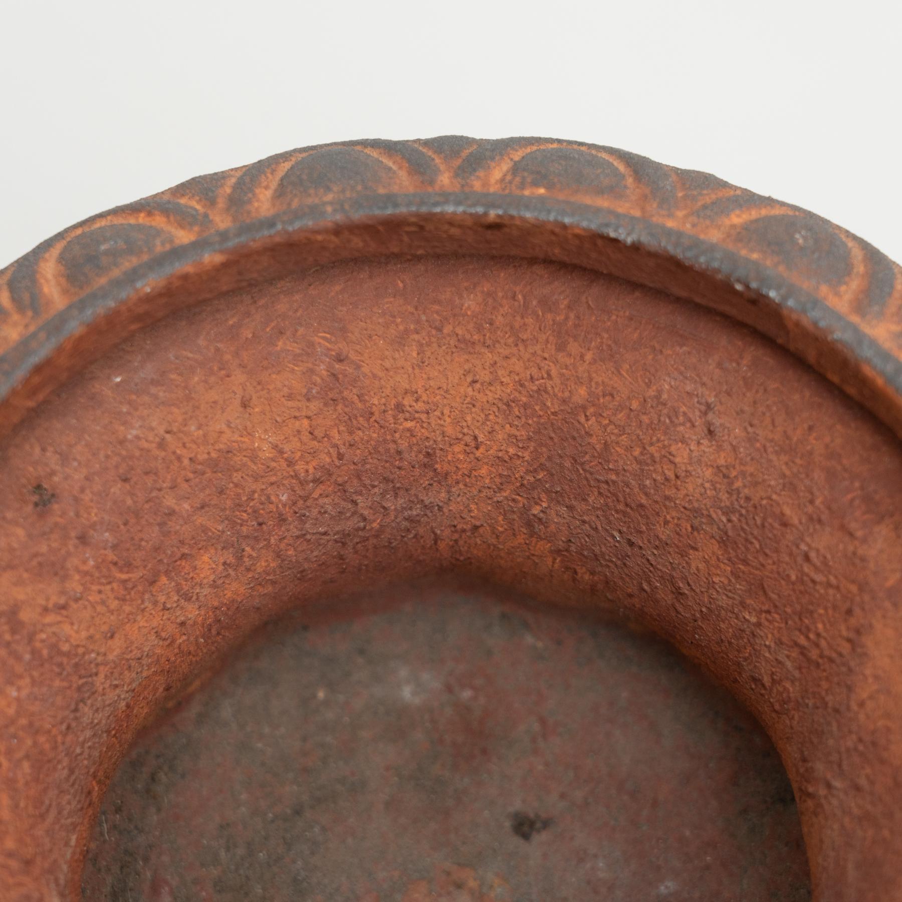 Vase en céramique espagnole traditionnelle du début du 20e siècle en vente 3