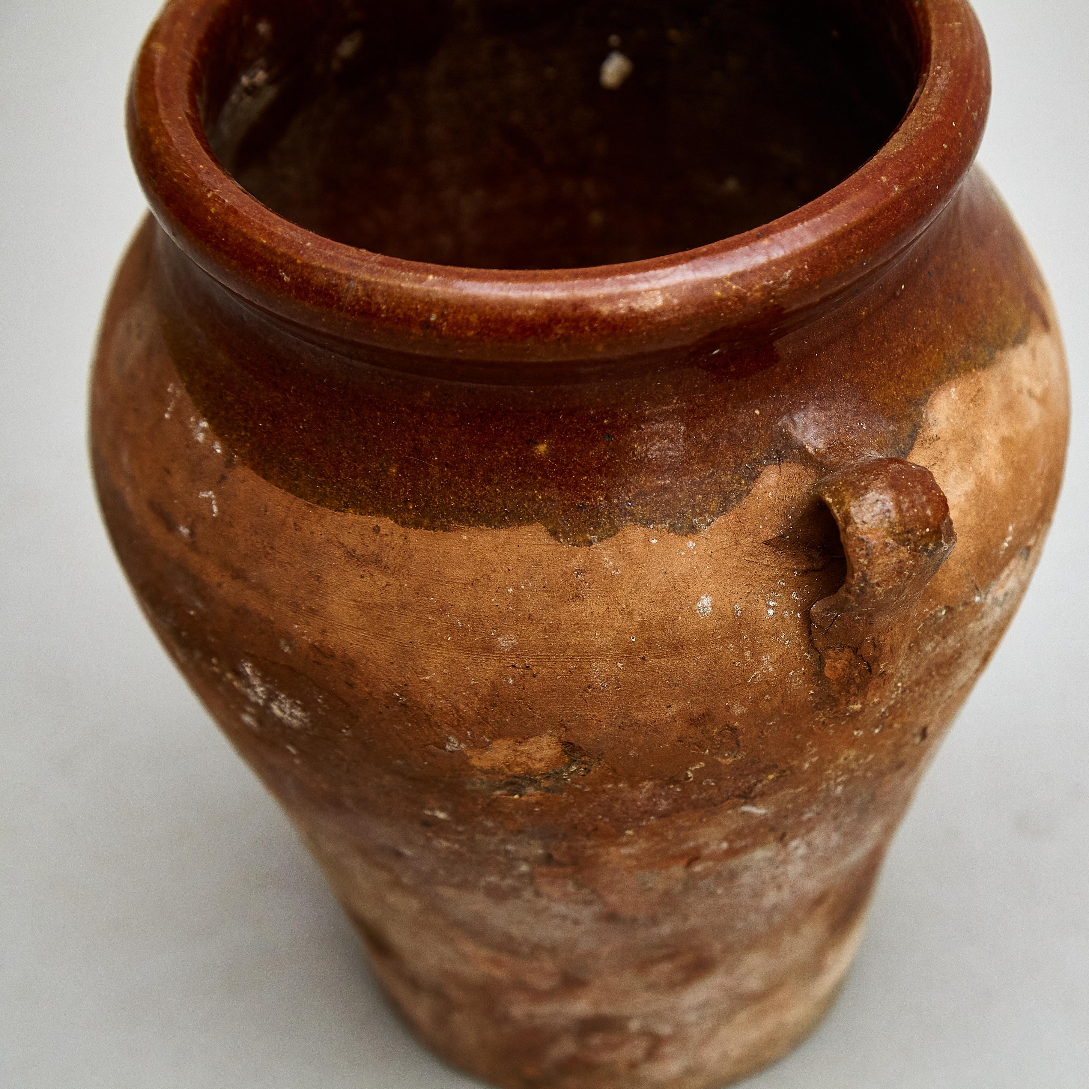 Early 20th Century Traditional Spanish Ceramic Vase For Sale 6