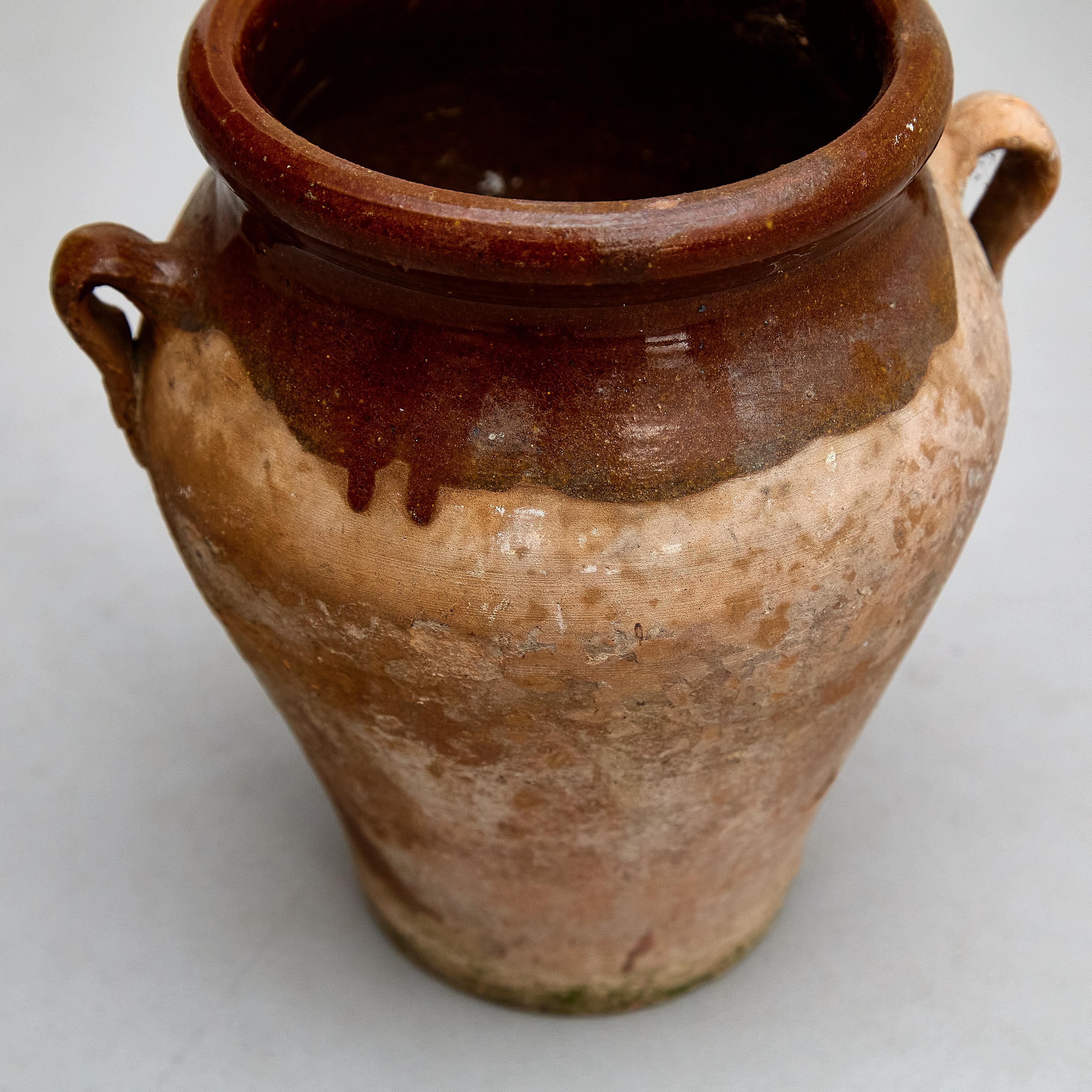 Early 20th Century Traditional Spanish Ceramic Vase For Sale 7